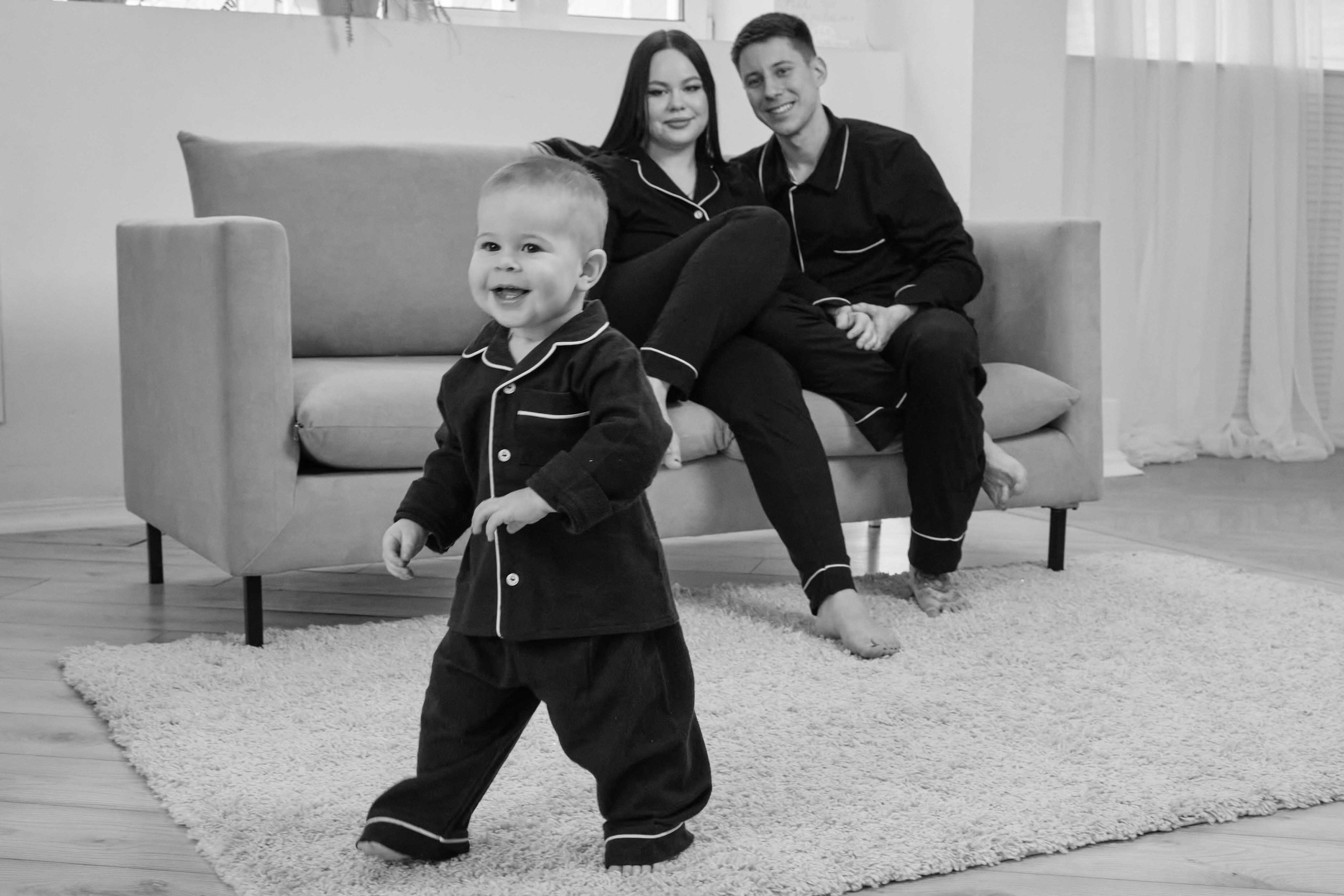 Семейная фотосессия в чёрном