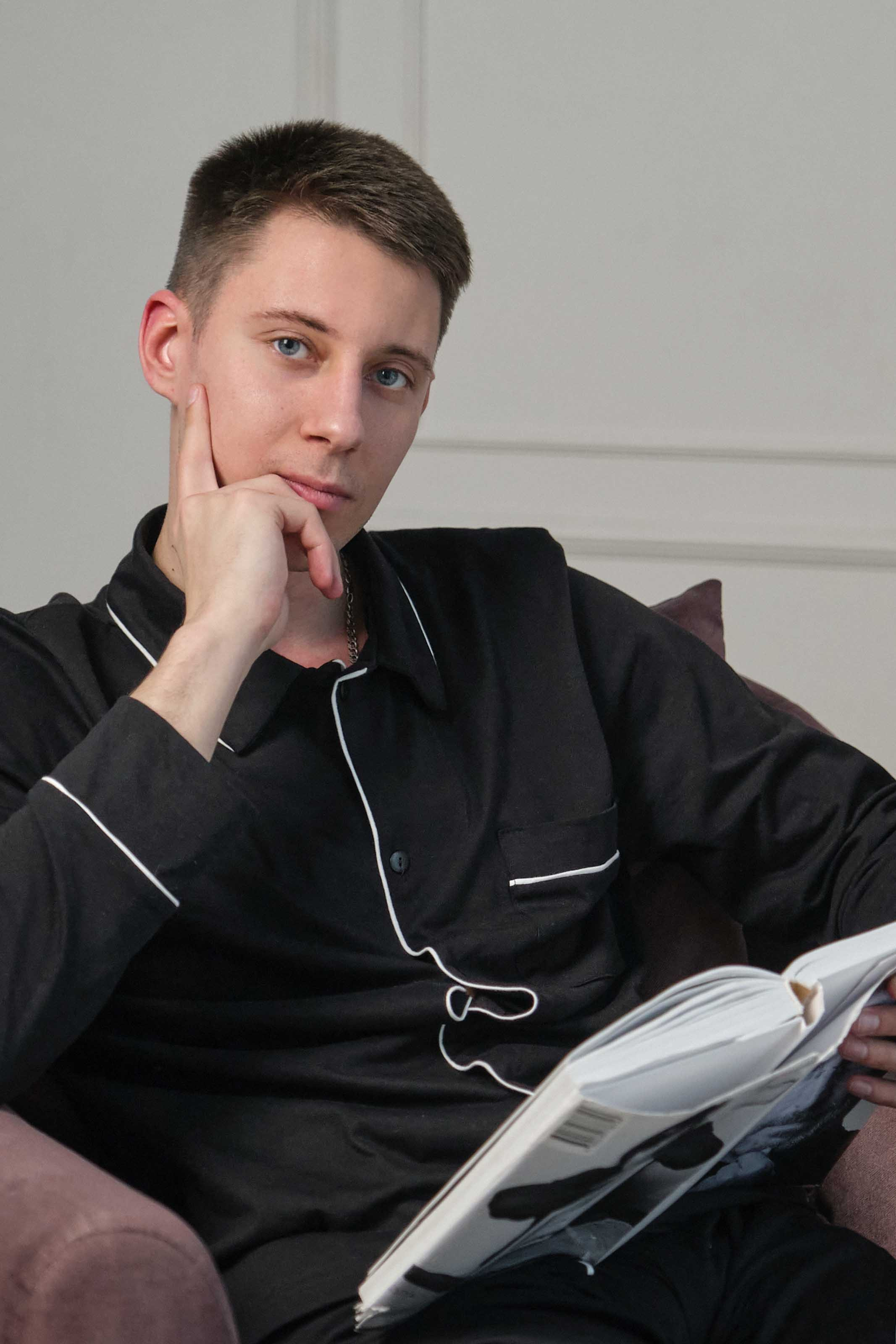 Семейная фотосессия в чёрном