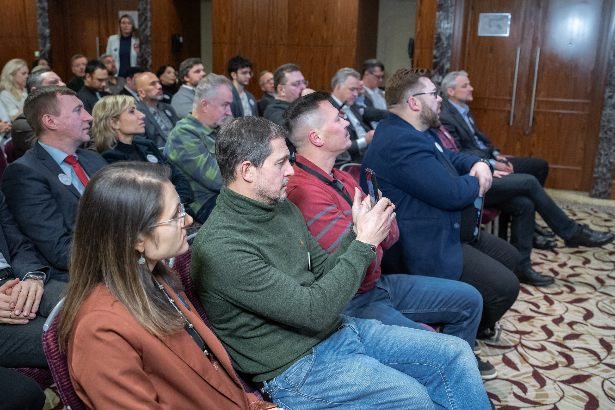 Лекция Вячеслава Дубынина о выгорании. Репортажный и интерьерный фотограф Александра Солдатова