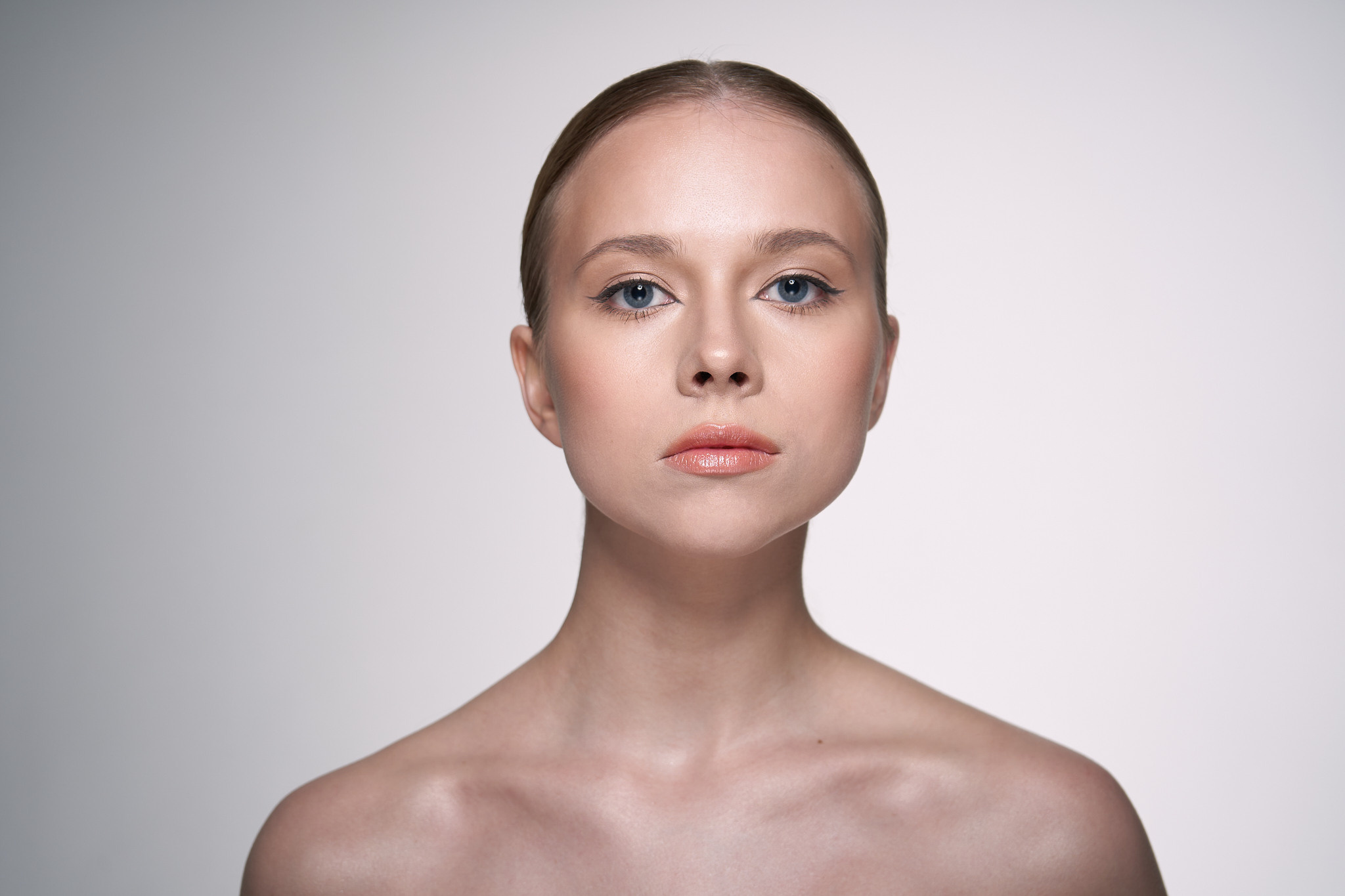 Бьюти фотосессия девушки в фотостудии в СПб. Семейный и свадебный фотограф в Санкт-Петербурге Соколов| портреты, репортаж, коммерческая съемка