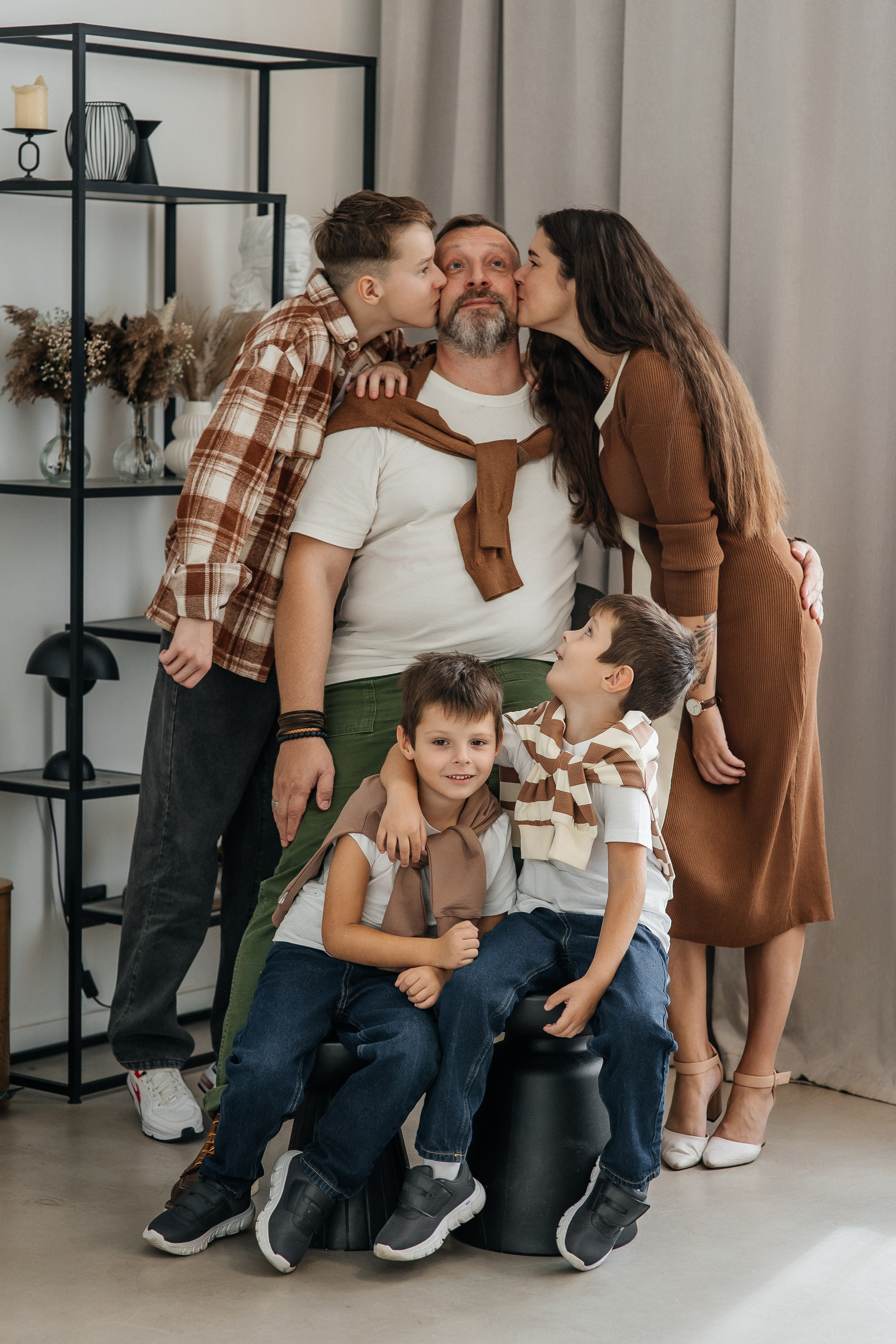 Большая и дружная семья, 3 поколения. Семейный фотограф в Москве Наталья Чуб, заказать Фотокнигу