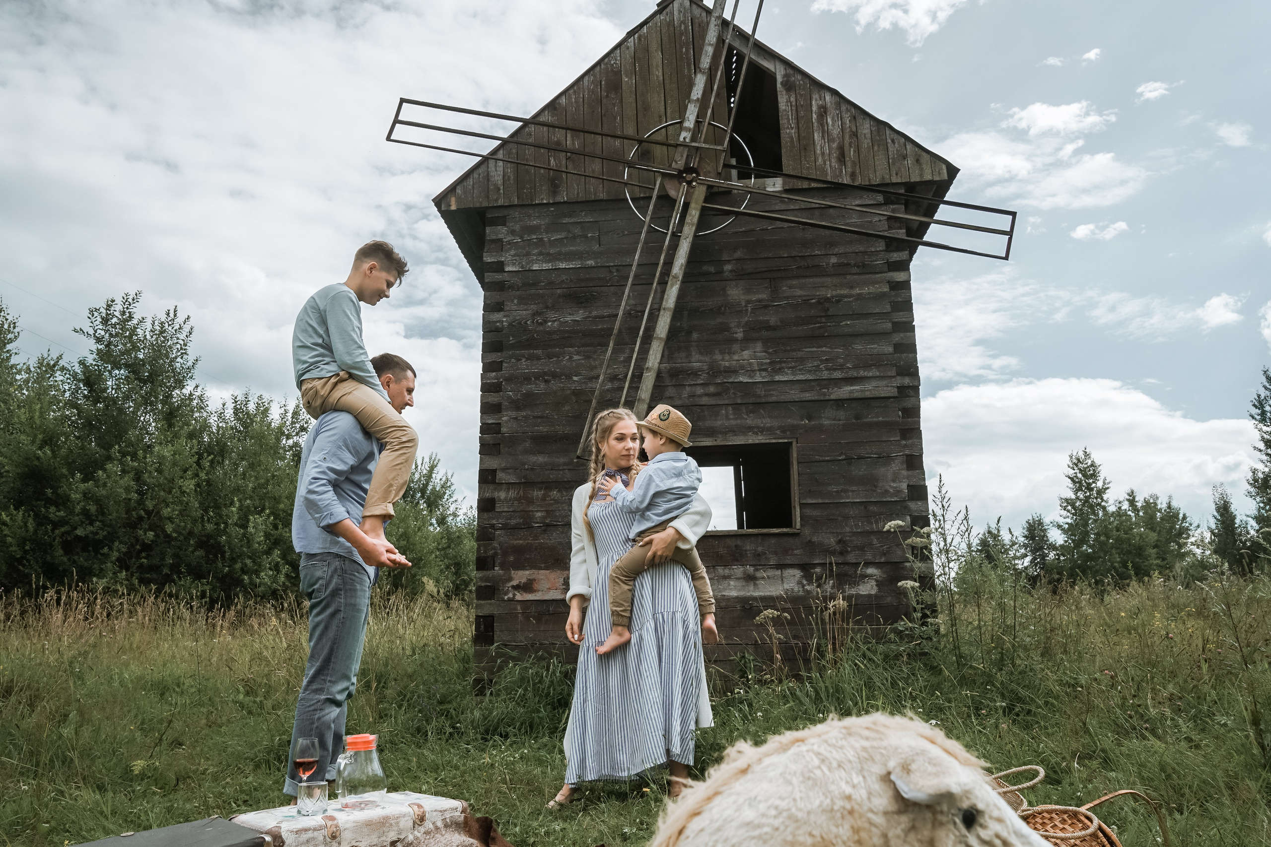 Семейная съёмка на старой Мельнице. Свадебный, семейный и контент фотограф в Санкт- Петербурге Елена Грие