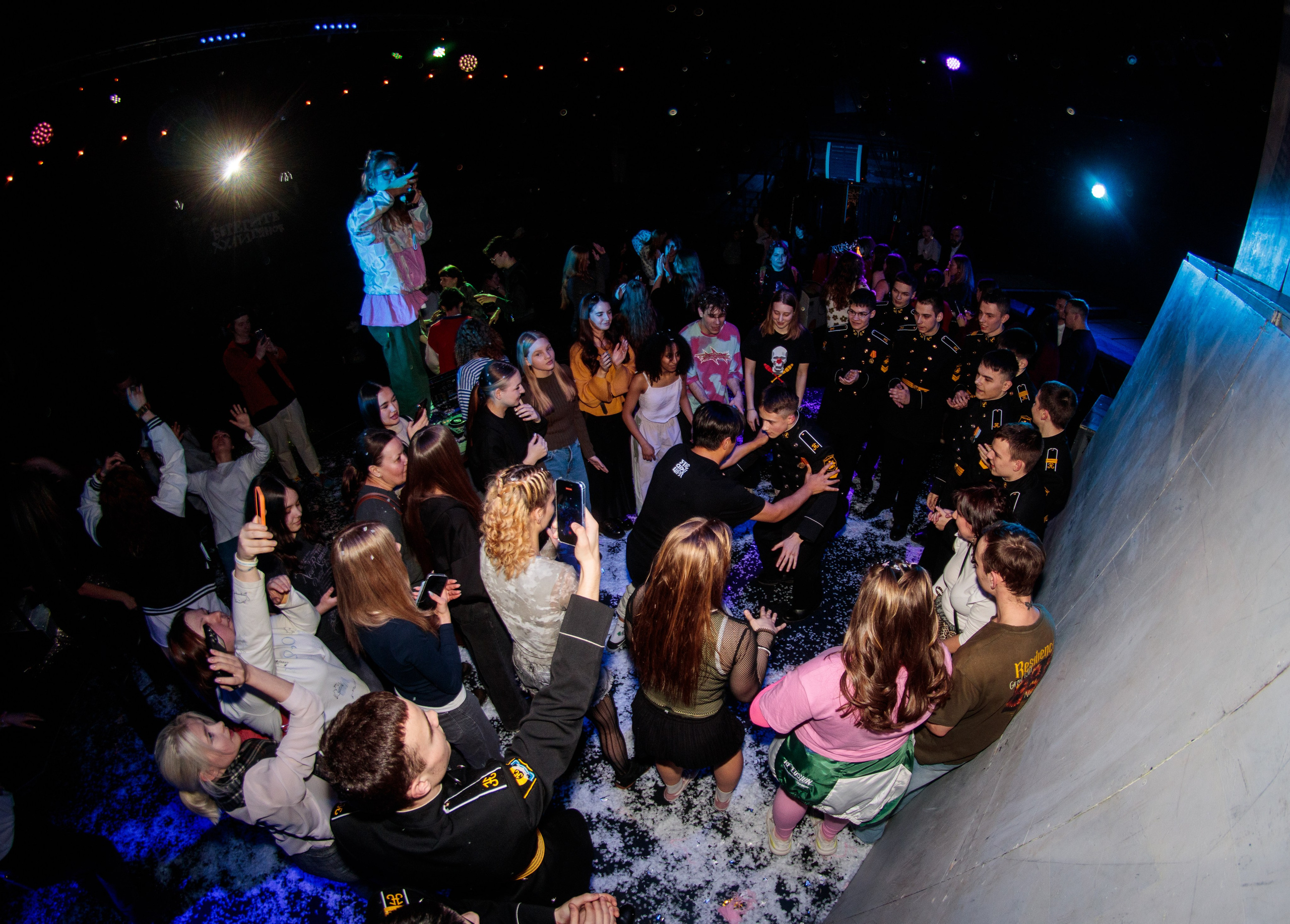 Афтепати в Upsala. Портретный и концертный фотограф в Санкт-Петербурге Егор Телятников