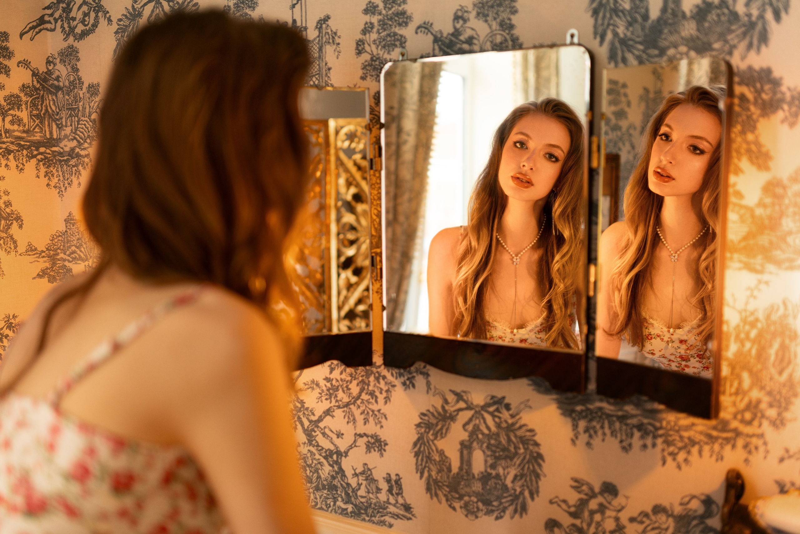 Студийный фотосет в винтажном интерьере с Ксенией в формате для «себя». Дмитрий Шульгин, портретный фотограф в Воронеже