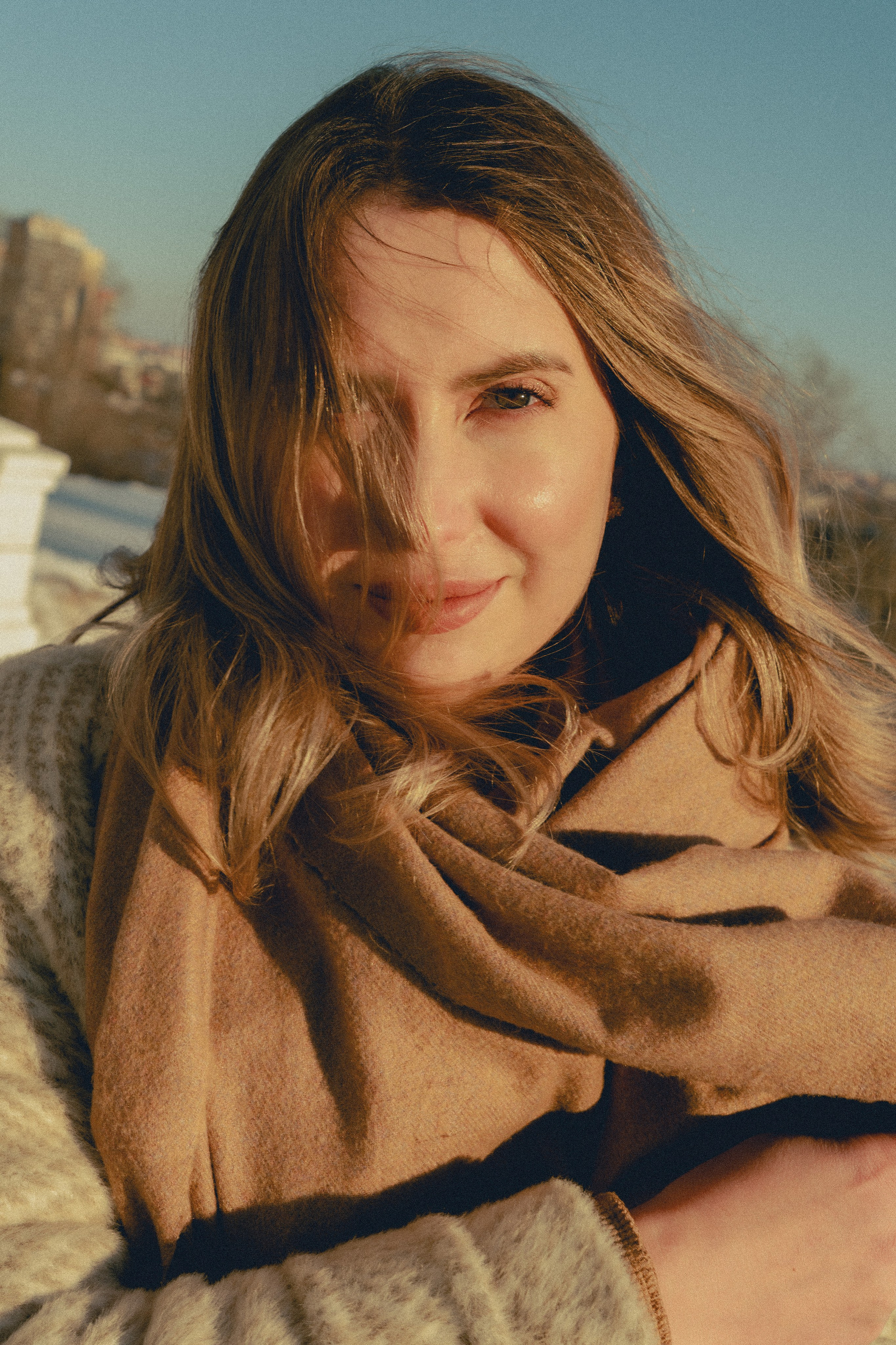 Женский портрет в городе — стиль и динамика уличной съёмки. Фотограф в Хабаровске Дмитрий Лемешков