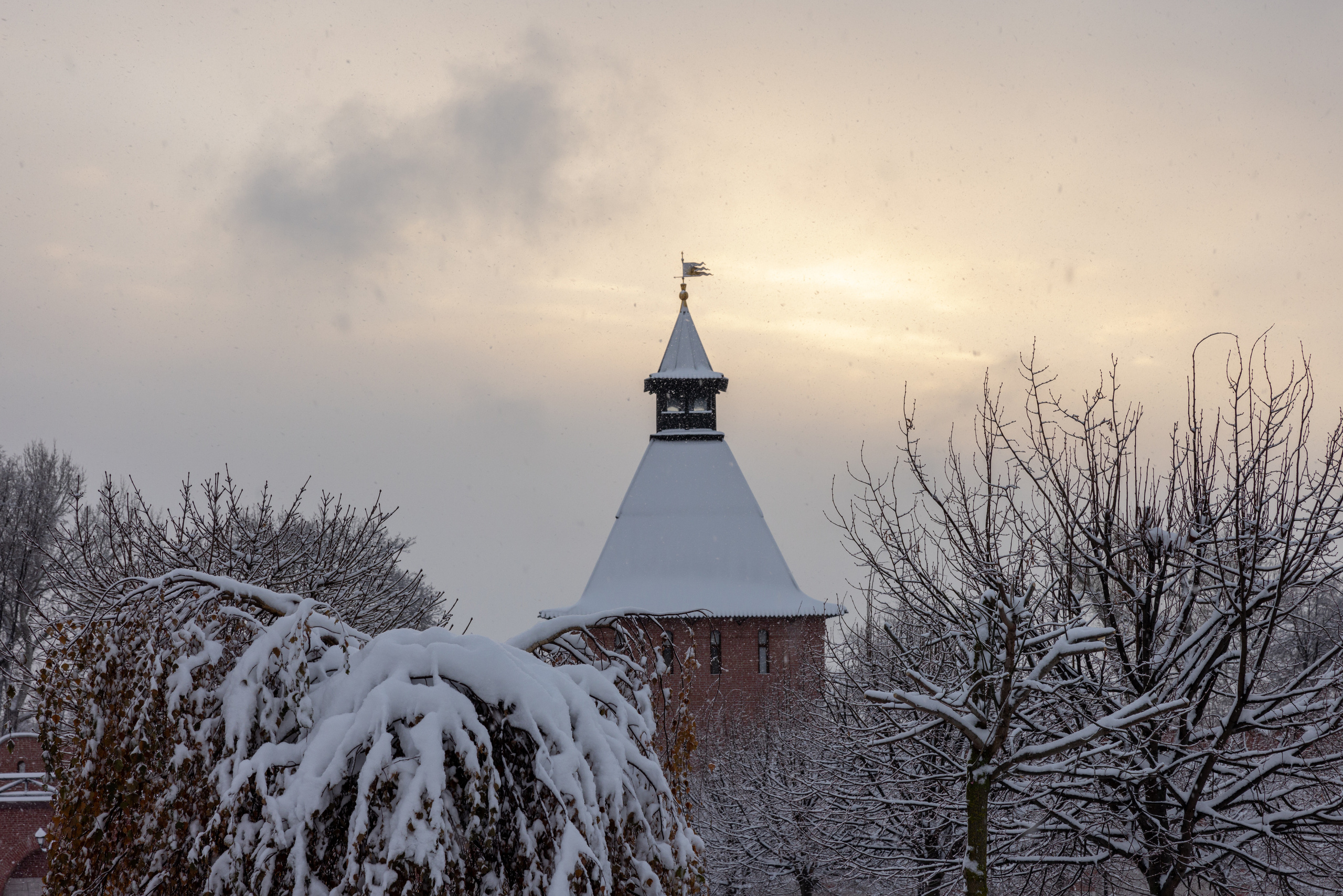 Тульский кремль после снегопада 16 декабря 2022 года. Фотограф в Туле Крупский АнДРей. Фотостудия «КАДР71» в Туле