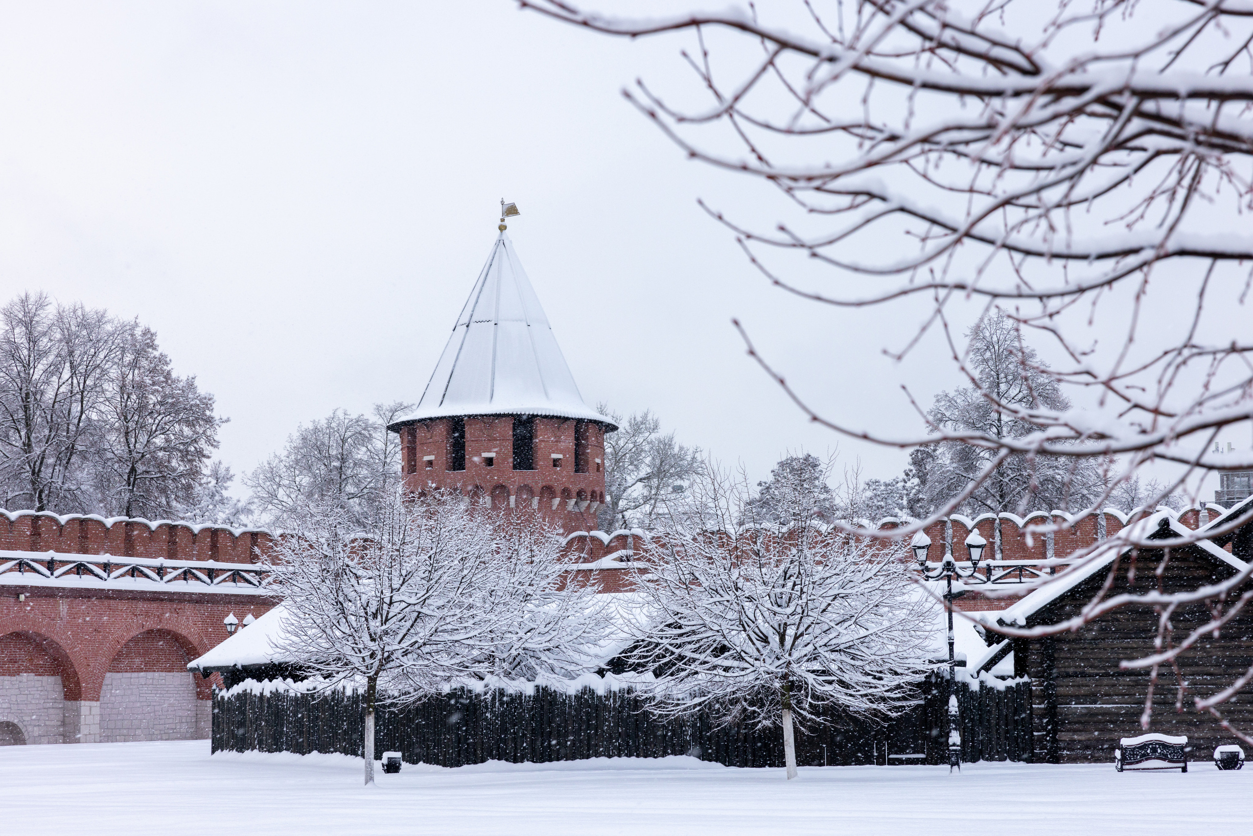 Тульский кремль после снегопада 16 декабря 2022 года. Фотограф в Туле Крупский АнДРей. Фотостудия «КАДР71» в Туле