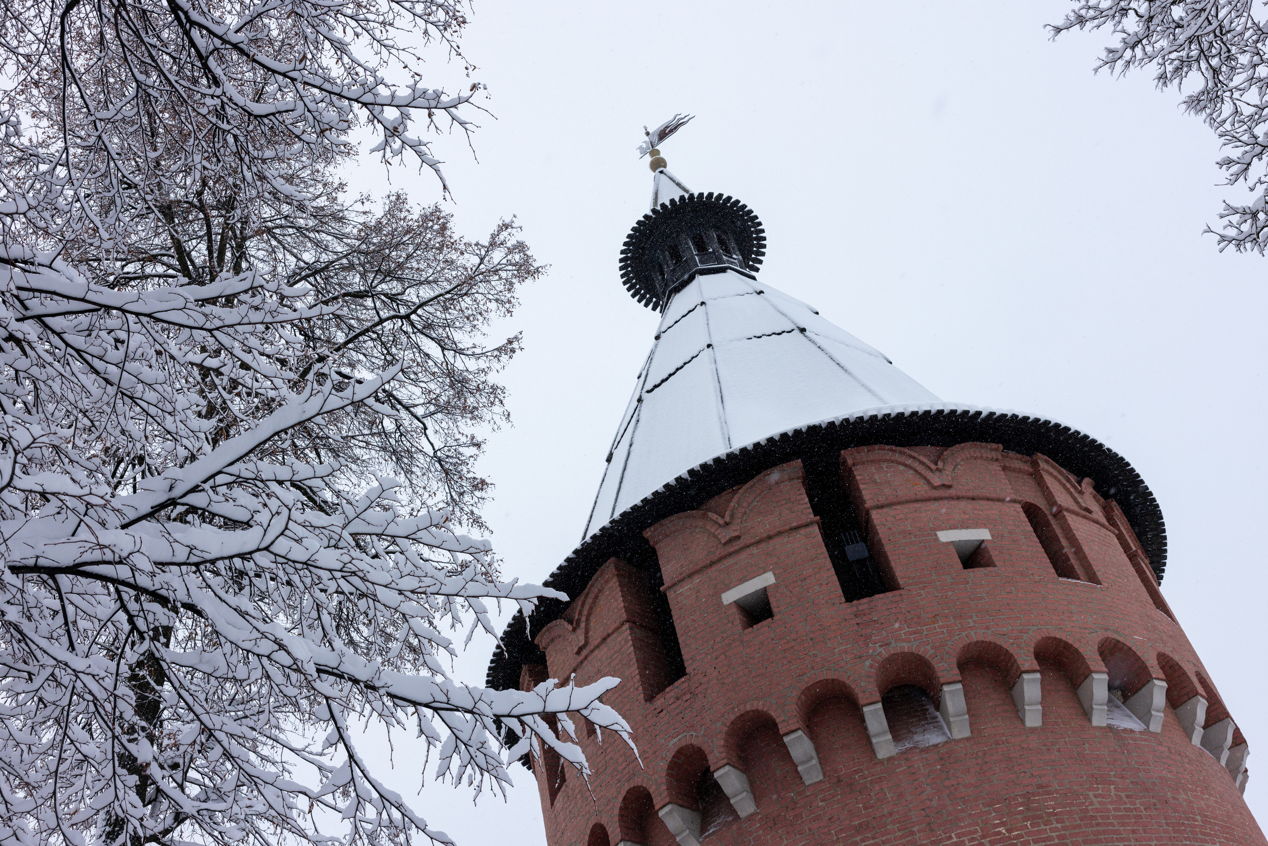 Тульский кремль после снегопада 16 декабря 2022 года. Фотограф в Туле Крупский АнДРей. Фотостудия «КАДР71» в Туле