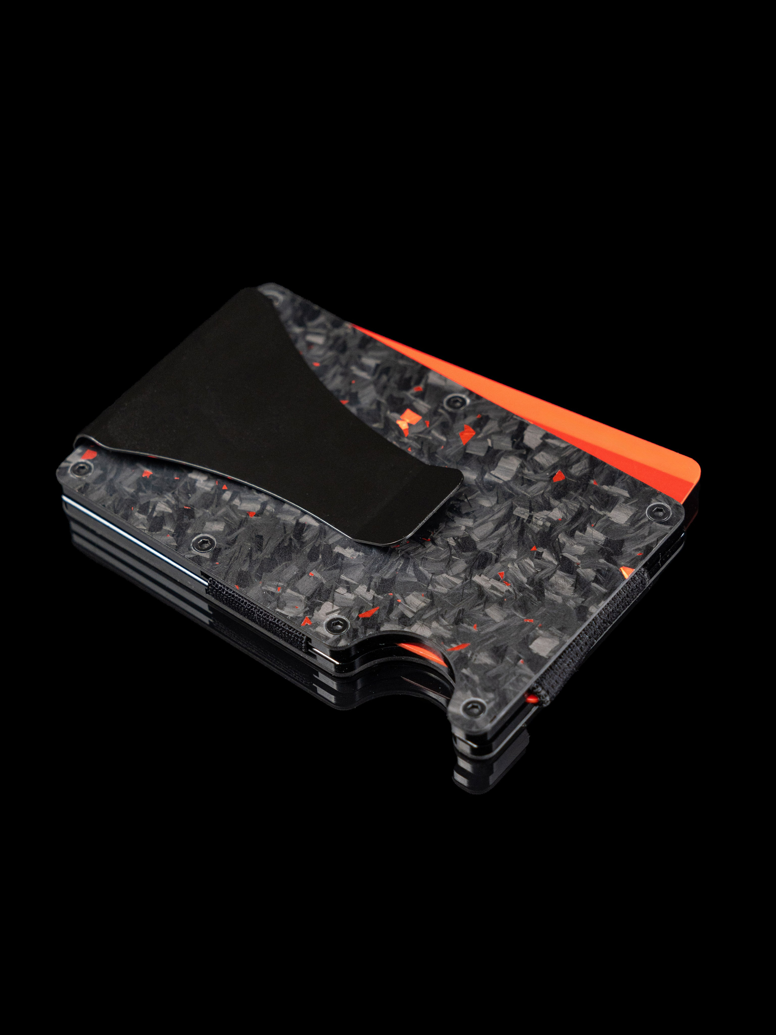 Чехлы и картхолдер из карбона предметная съемка, съемка для маркетплейсов. Олейник Денис — предметный фотограф, фотограф для маркетплейсов в Казани