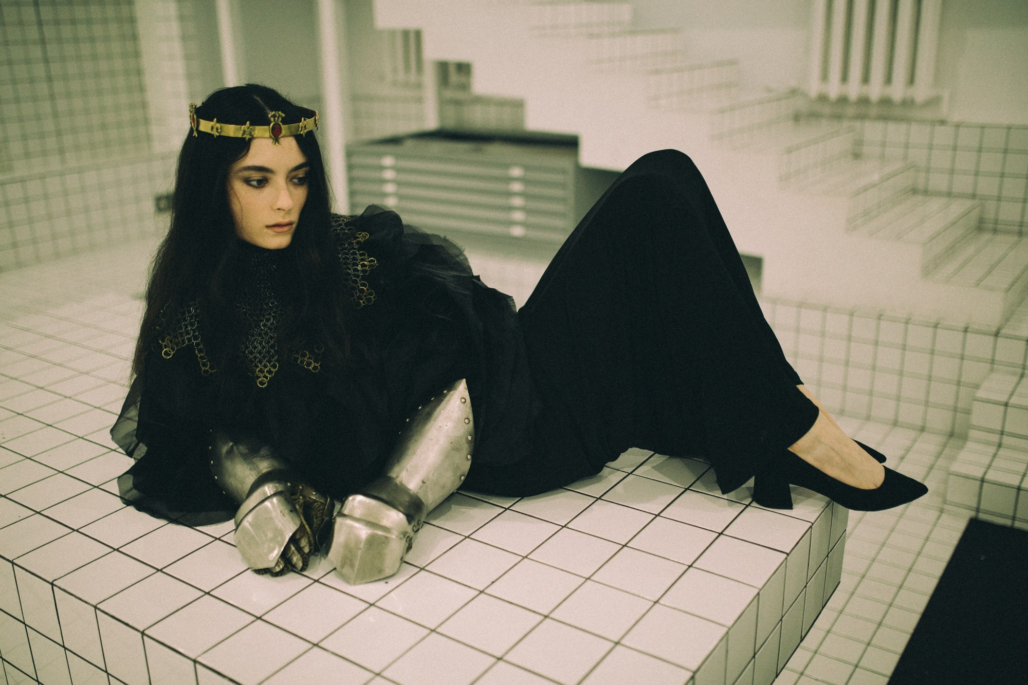 Девушка в доспехах