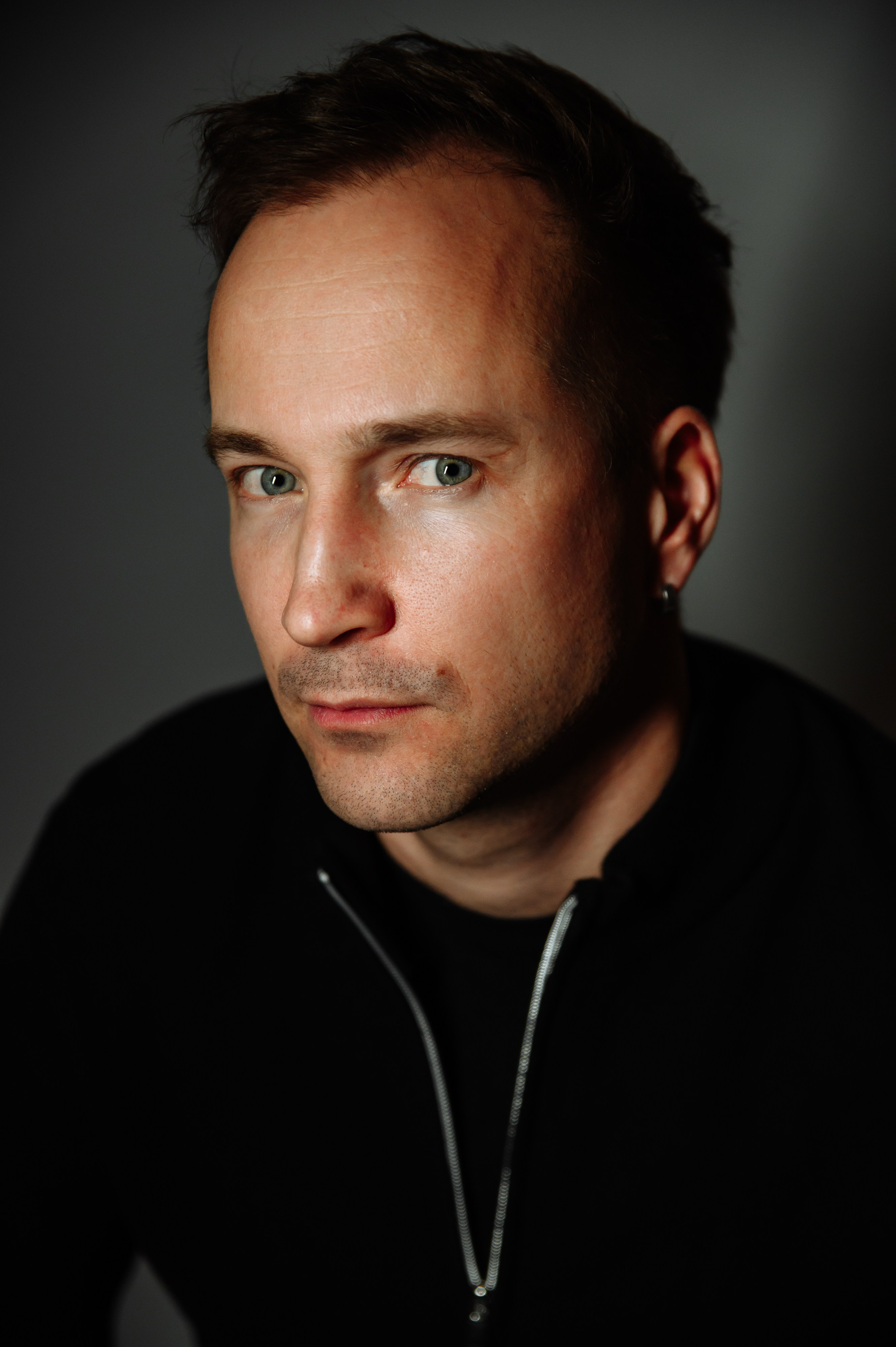 Мужской портрет. Портретный фотограф Москва, репортаж и естественная постановка