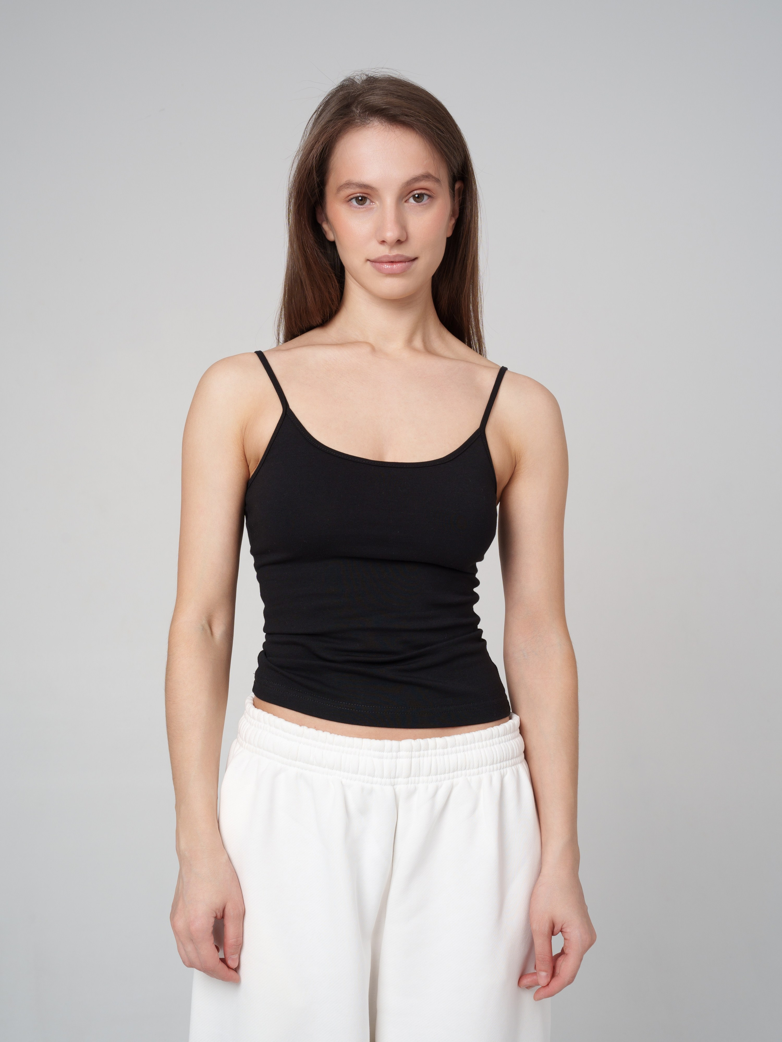 Топы на сером фоне. Иван Упоров — фотограф, рилсмейкер чебоксары