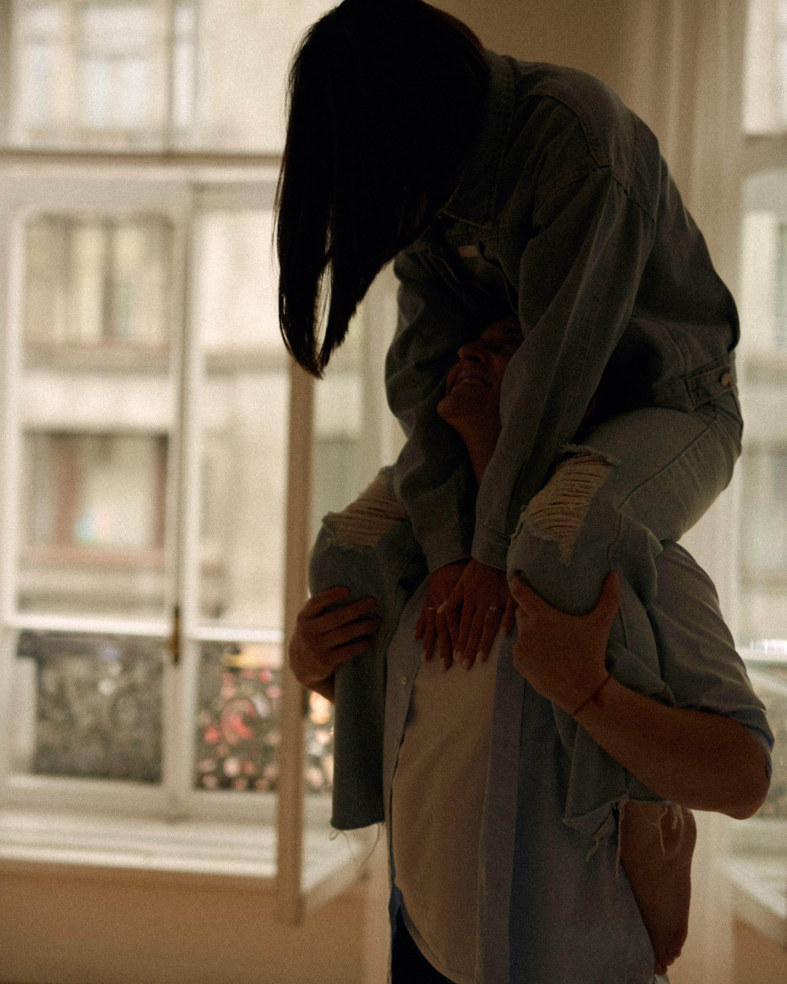 Мы сегодня дома