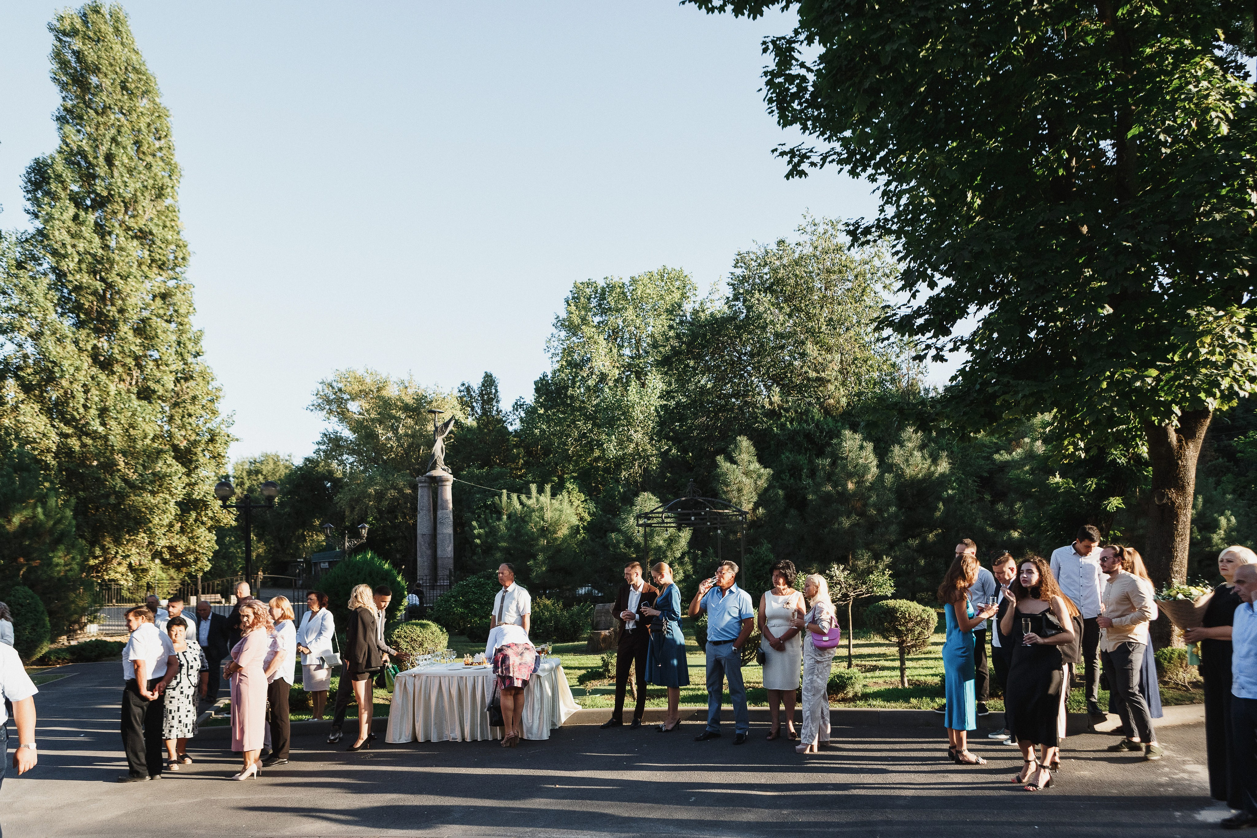 Фотограф в Таганроге летняя свадьба: Романтическая свадебная прогулка. Свадебный и семейный фотограф в Таганроге Бакарюк Антон