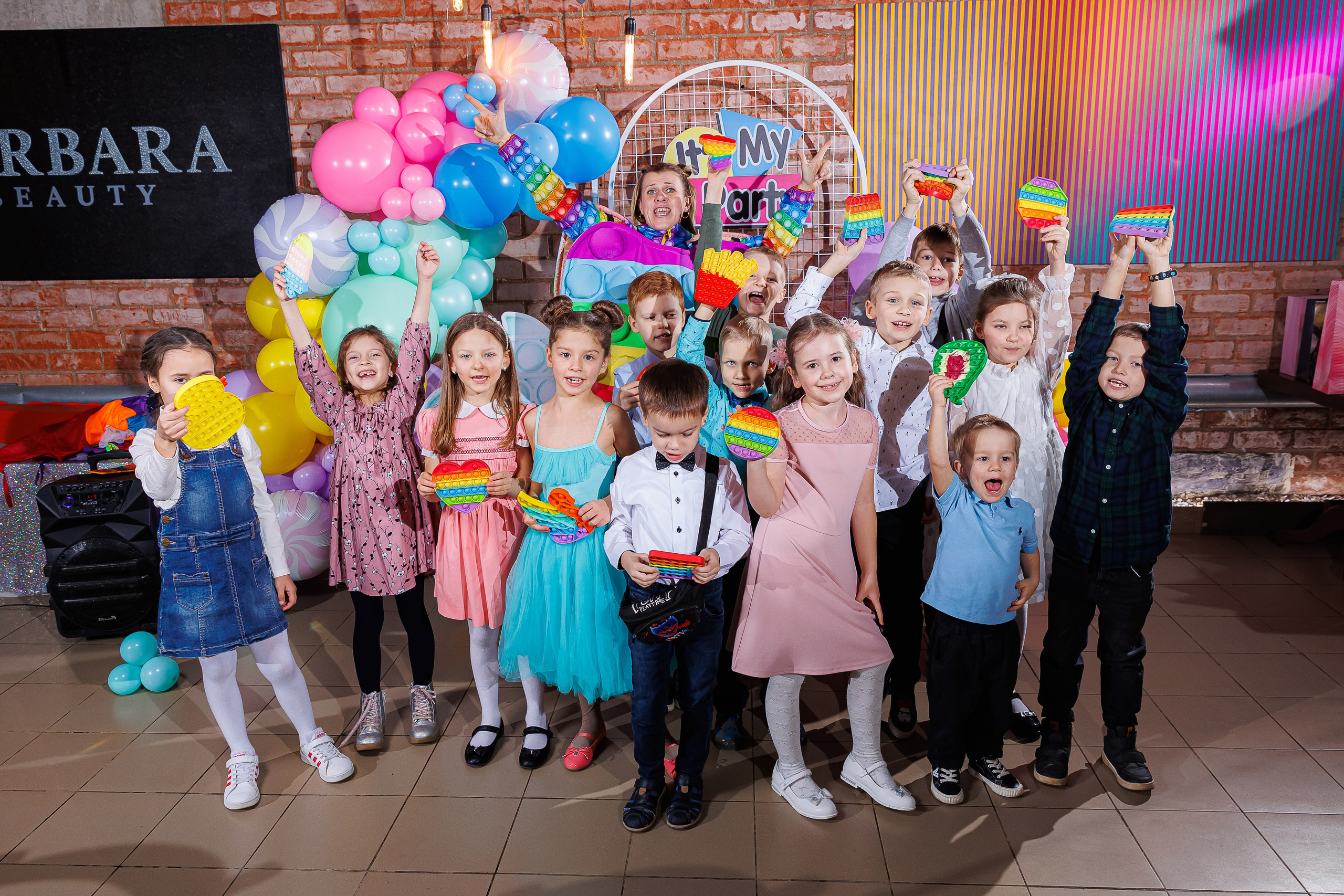 День рождения Насти «Pop-it». Семейный и детский фотограф Комина Елена, Власиха, Одинцово