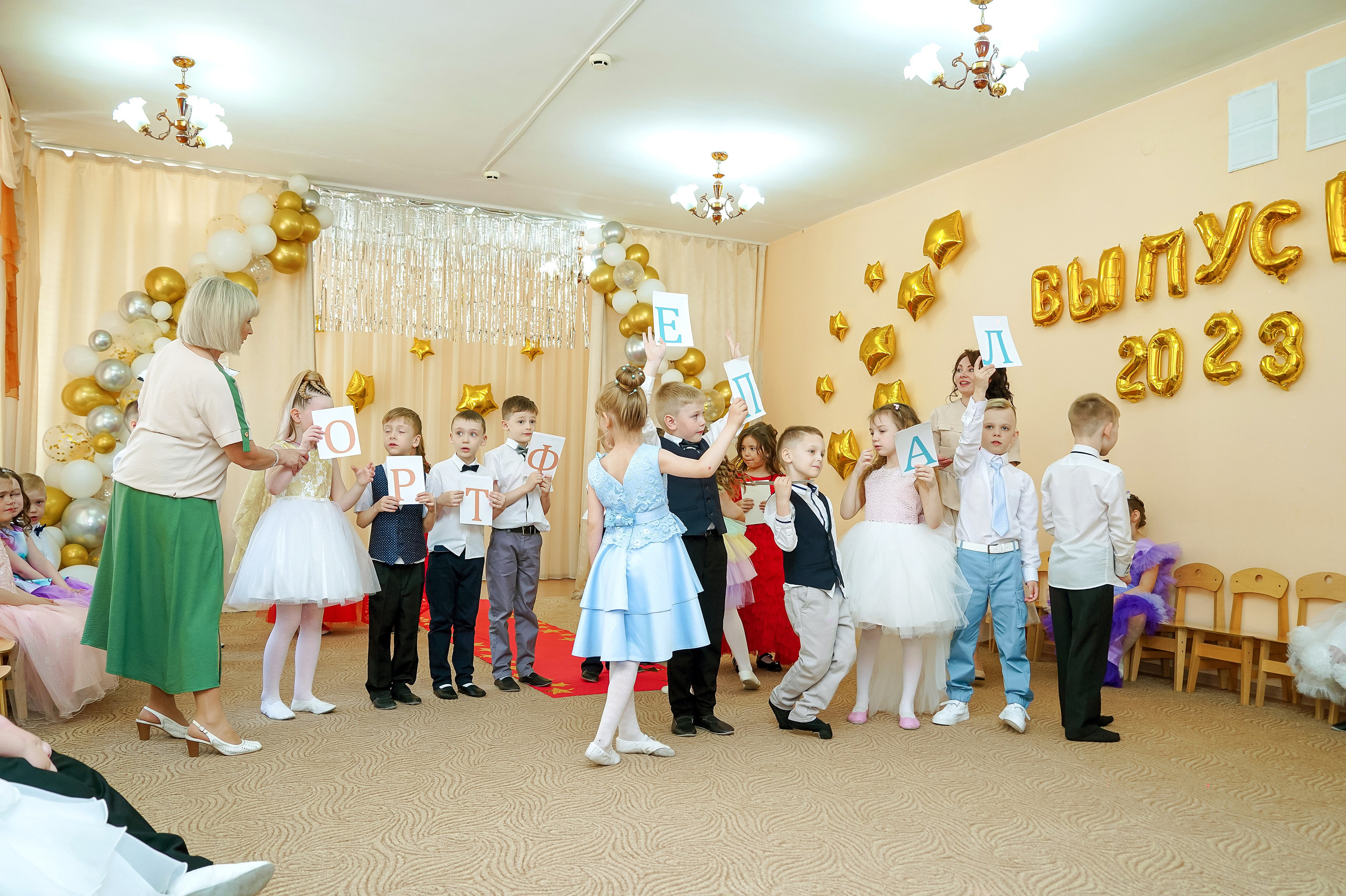 Фотосъемка видеосъёмка фотограф видеооператор новогодних утренников  в. Фотограф, видеооператор Нина Коршунова