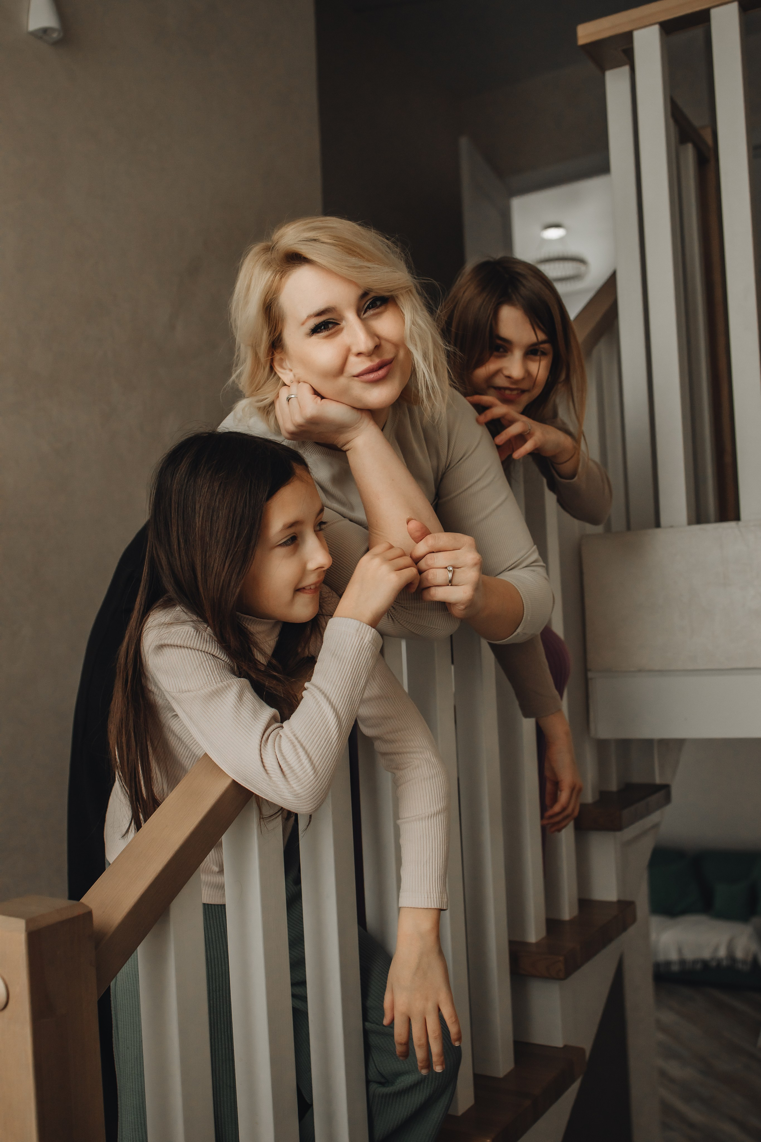 Дома с девчонками. Фотограф Новосибирск