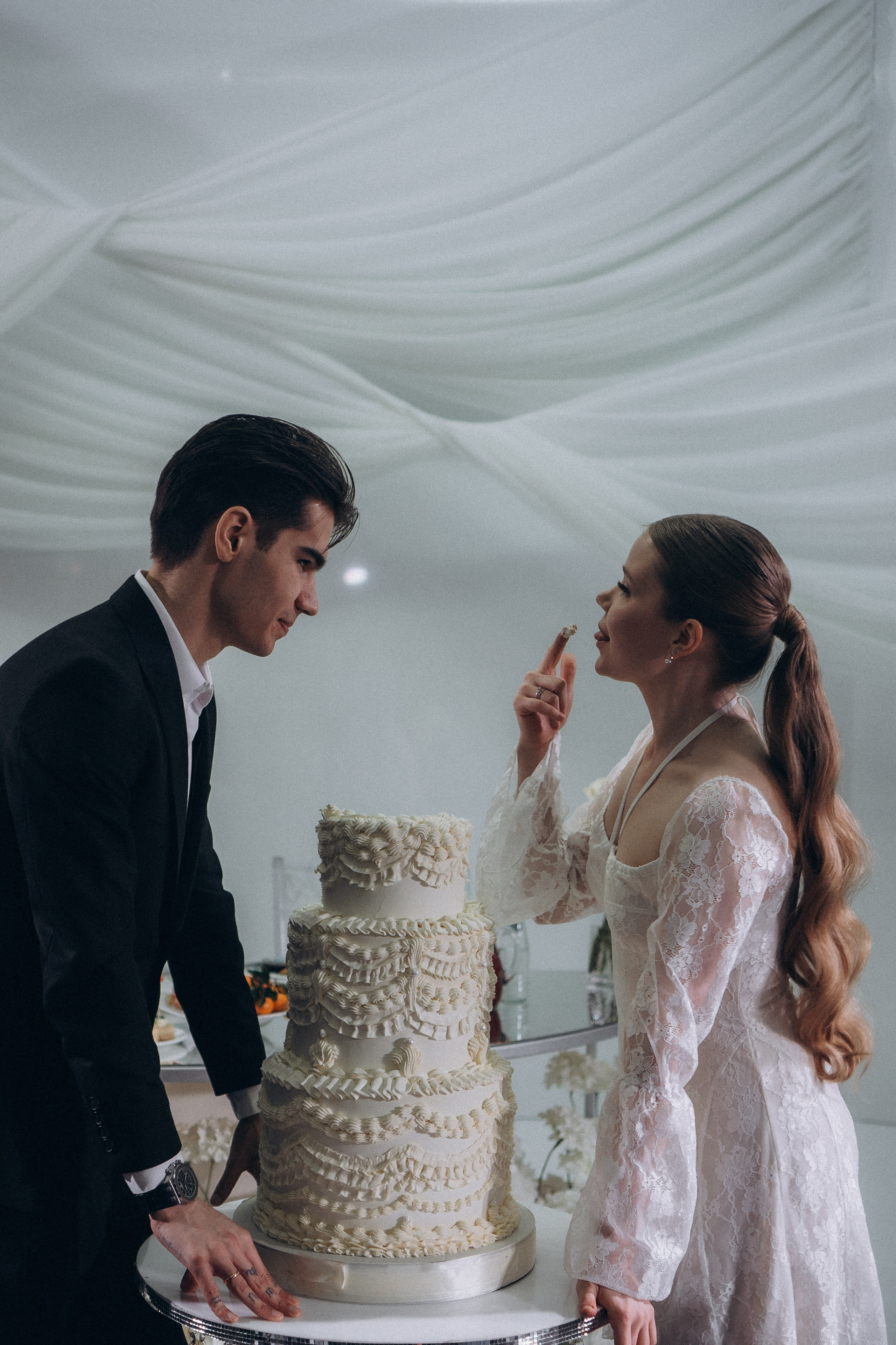 СВАДЕБНАЯ СЬЕМКА СБОРОВ В ОТЕЛЕ И ВЫЕЗД НА ЦЕРЕМОНИЮ (СНЯТО В СИБИРЕ В НИЖНЕВАРТОВСКЕ). Профессиональный фотограф, Санкт-Петербург — Виктория Богомолова