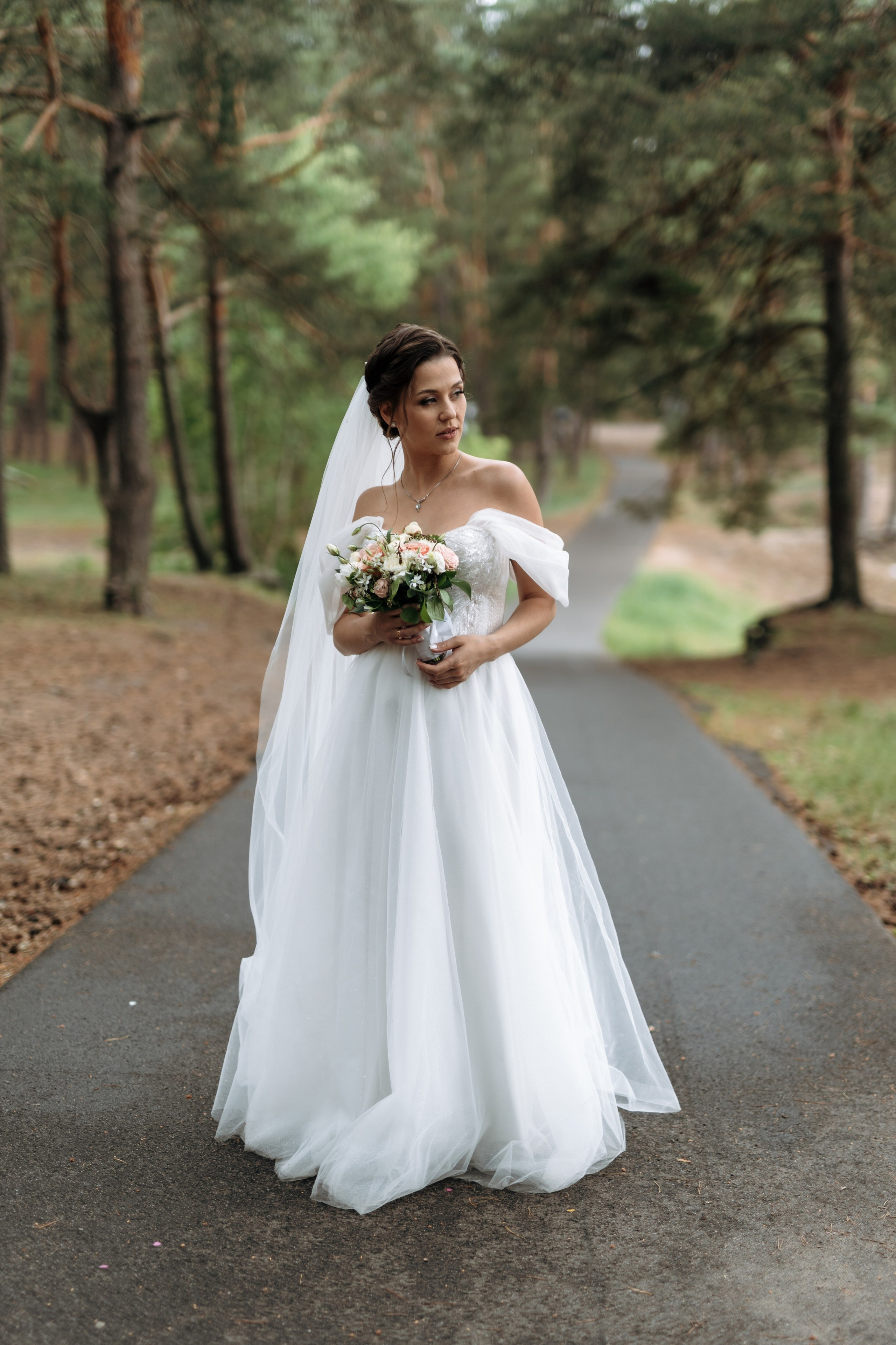 Свадебный день Яны и Максима, прогулка в лесу, Картинная галерея в Тамбове. Свадебный фотограф в Тамбове Павел Четвертков