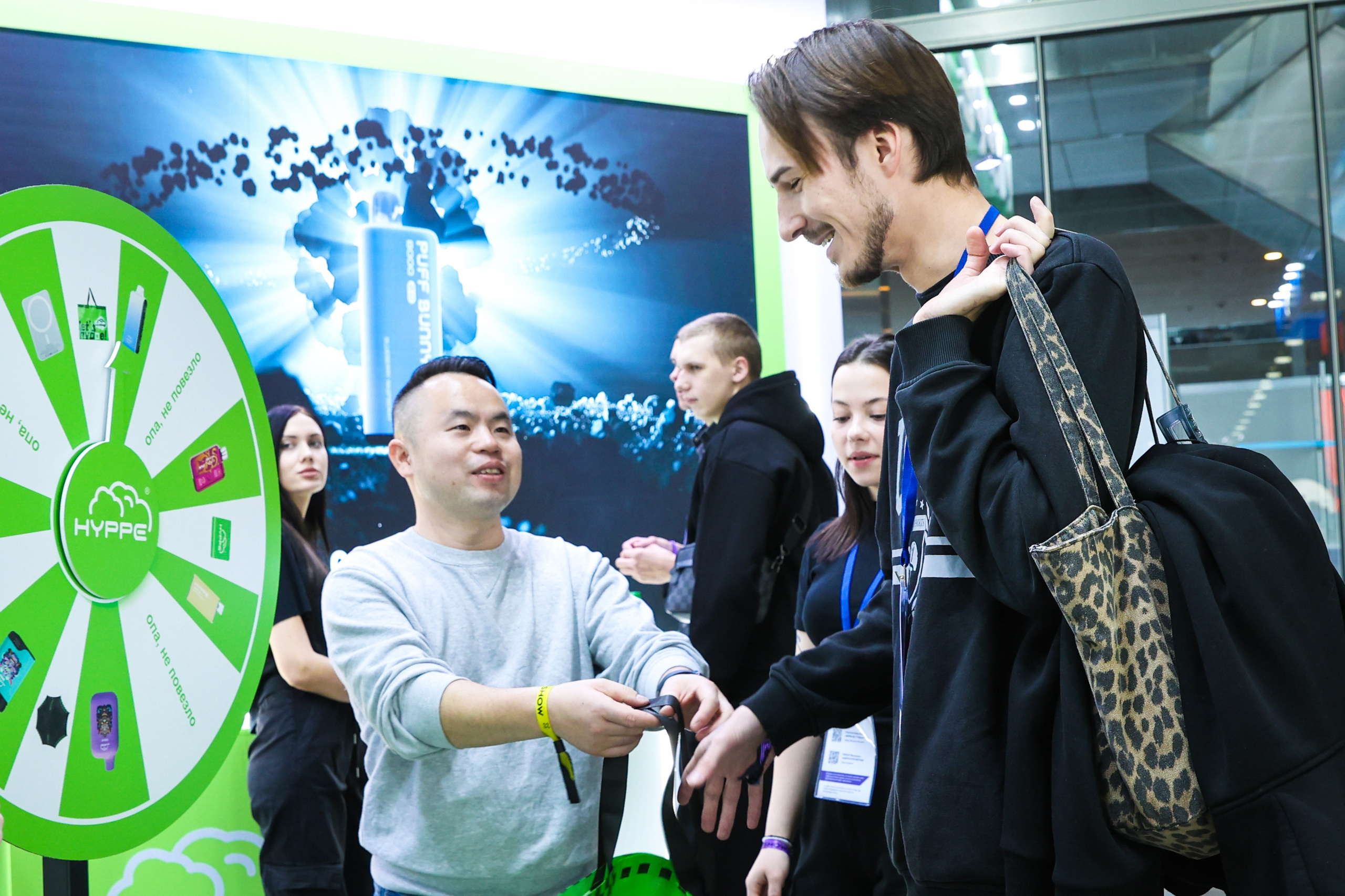 Стенд Hyppe на Vape Club Show. Фотограф Дарья Попова