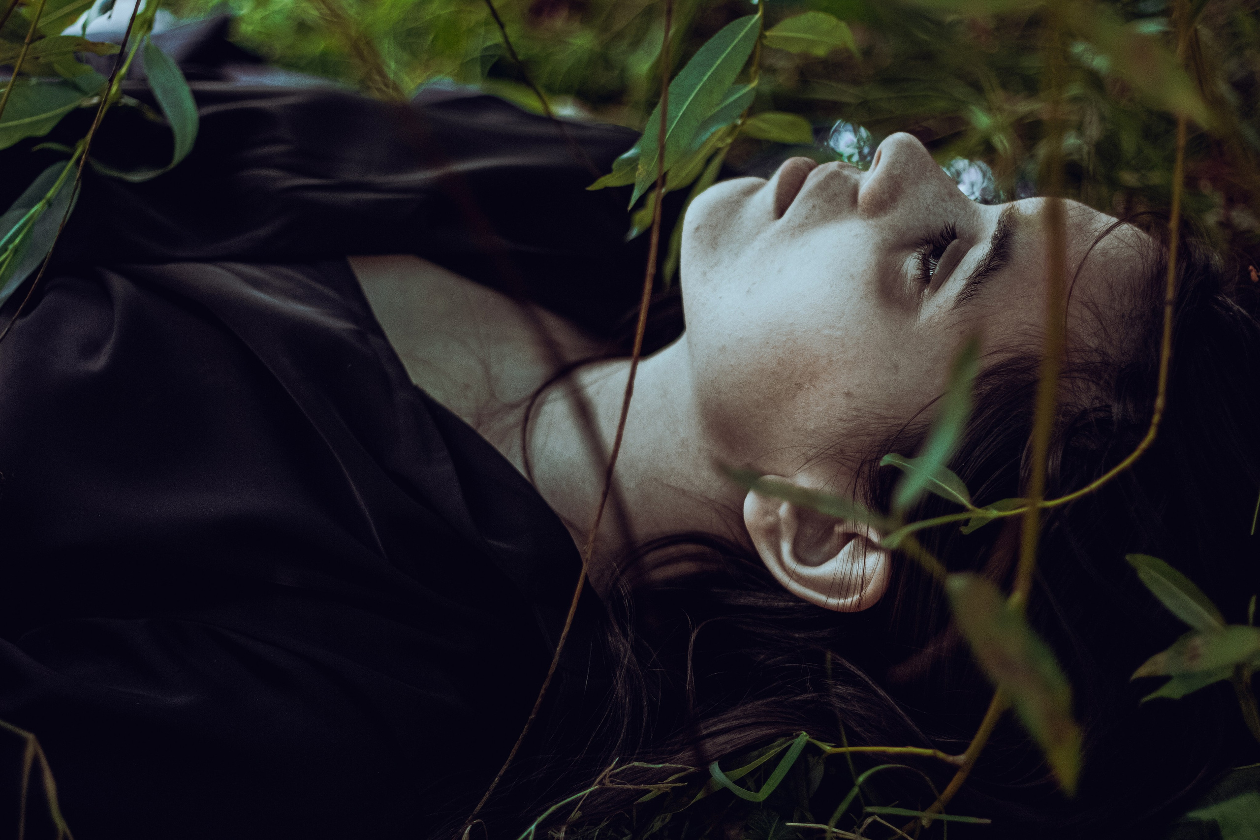 По мотивам убийства. В парке. Фотограф Москва, портрет, стрит, репортаж. Художественная фотосессия