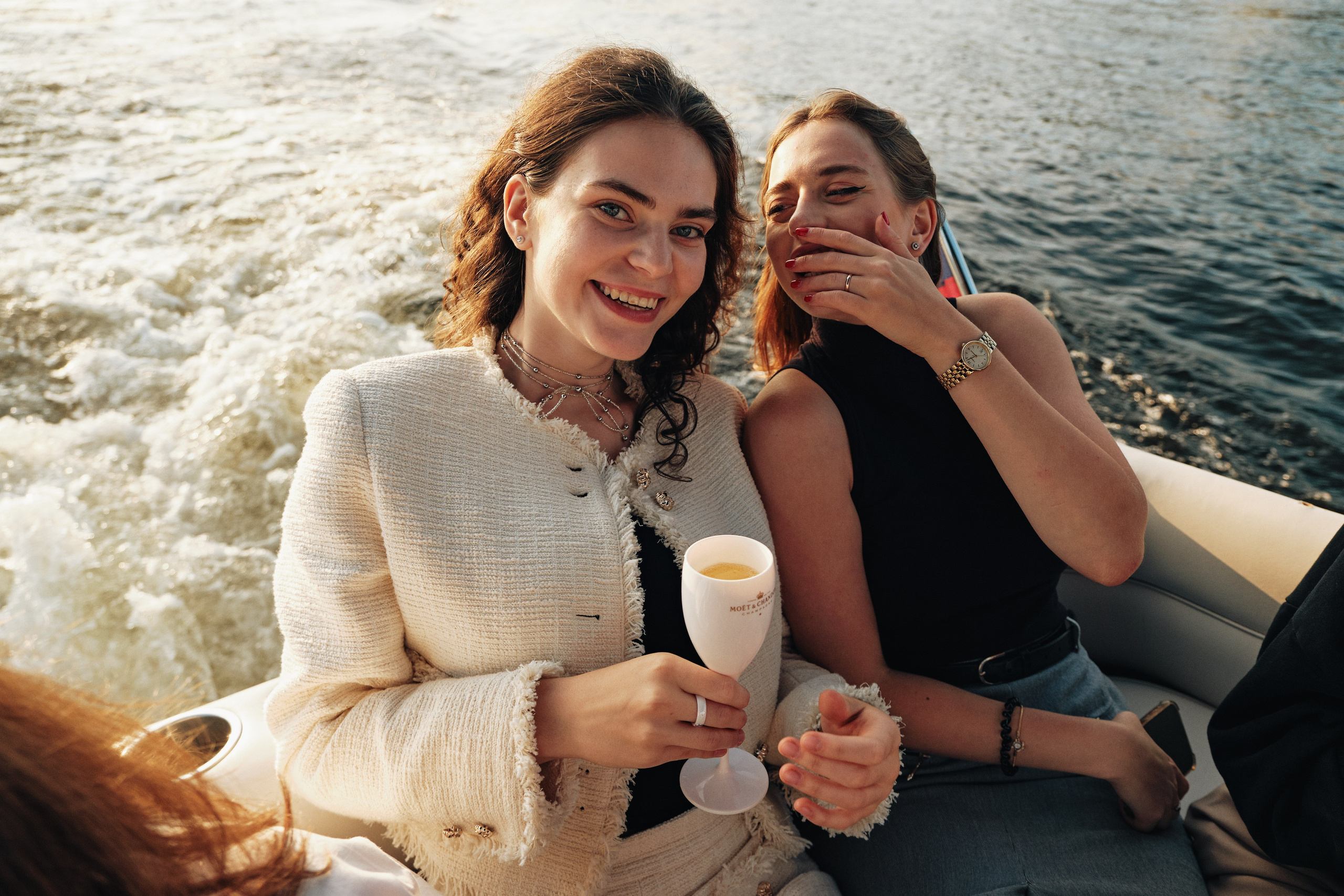 Фотосессия на катере в Санкт-Петербурге. Семейные и свадебные фотосессии в СПб, в студии, на улице, на природе