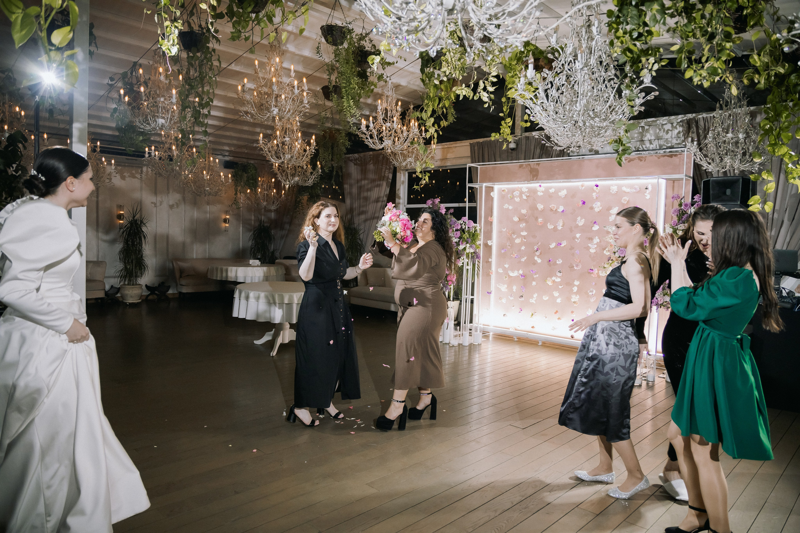 Яна и Святослав. Свадебный день. Свадебная фотография. Арина Рубах