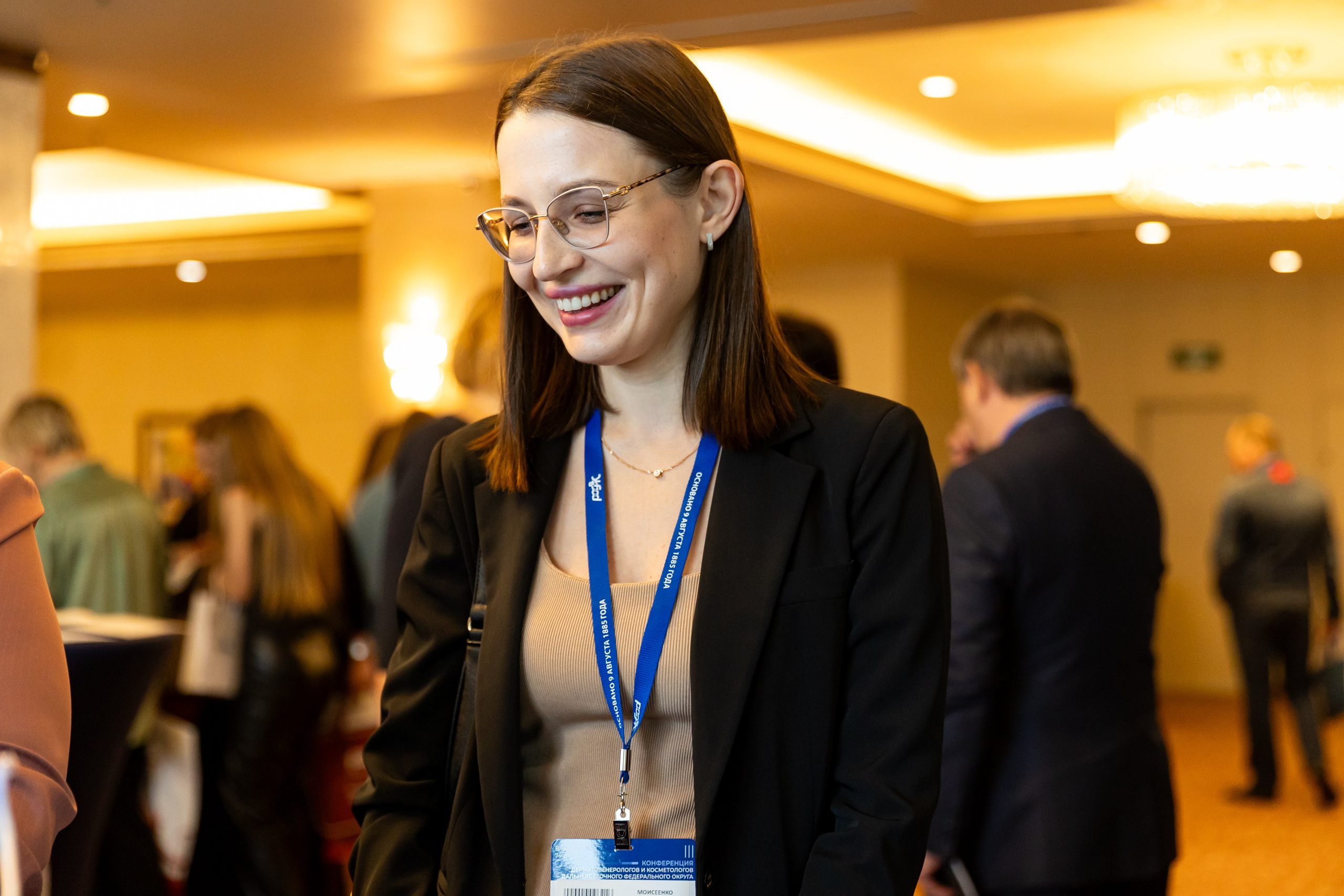 Конференция дерматовенерологов ДФО. Репортажный и студийный фотограф во Владивостоке Дударева Софья