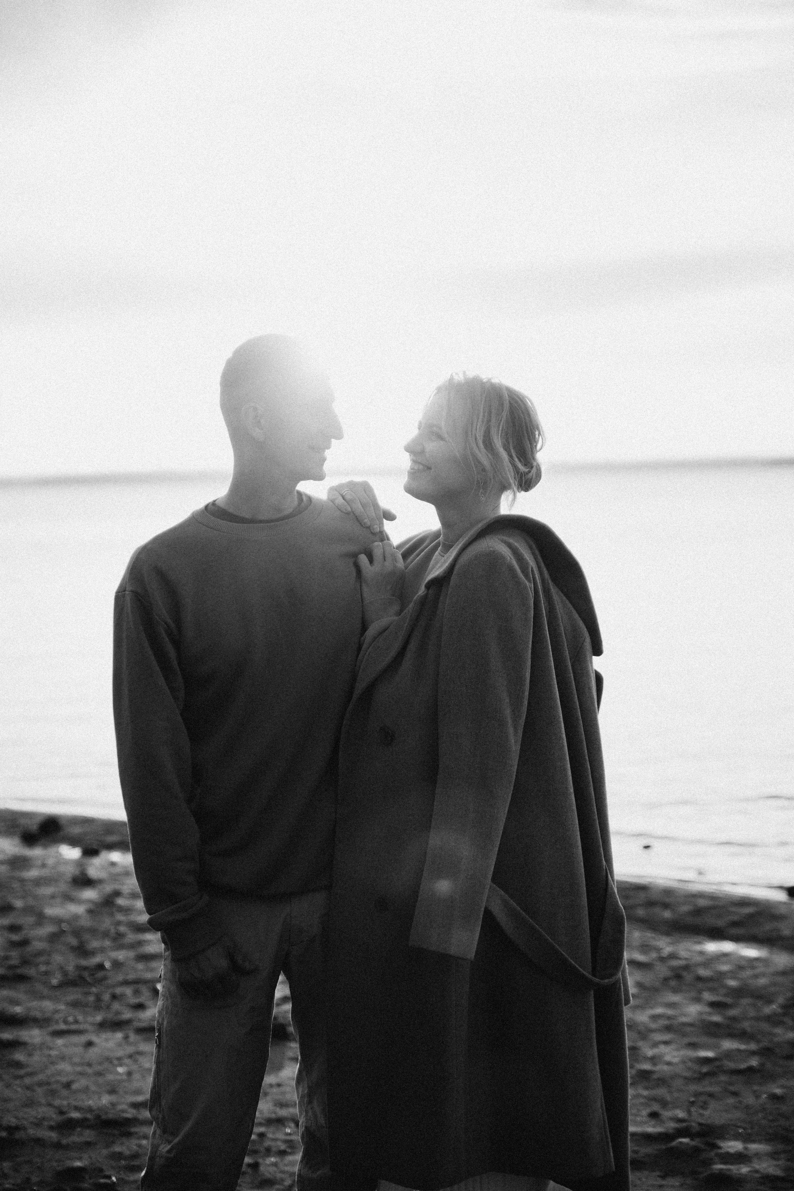 Большая семья на маленьком море. Репортажный и детский фотограф в Минске