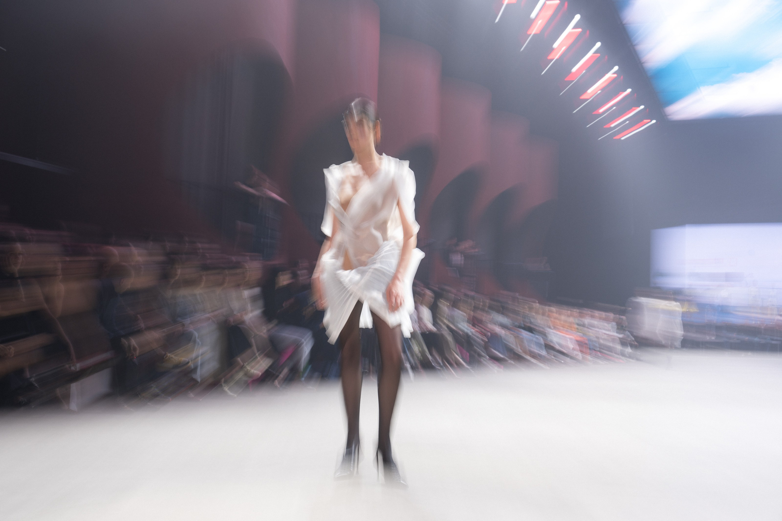 Показ Школы дизайна НИУ ВШЭ. Фотограф Николай Прокофьев модельные тесты в Москве