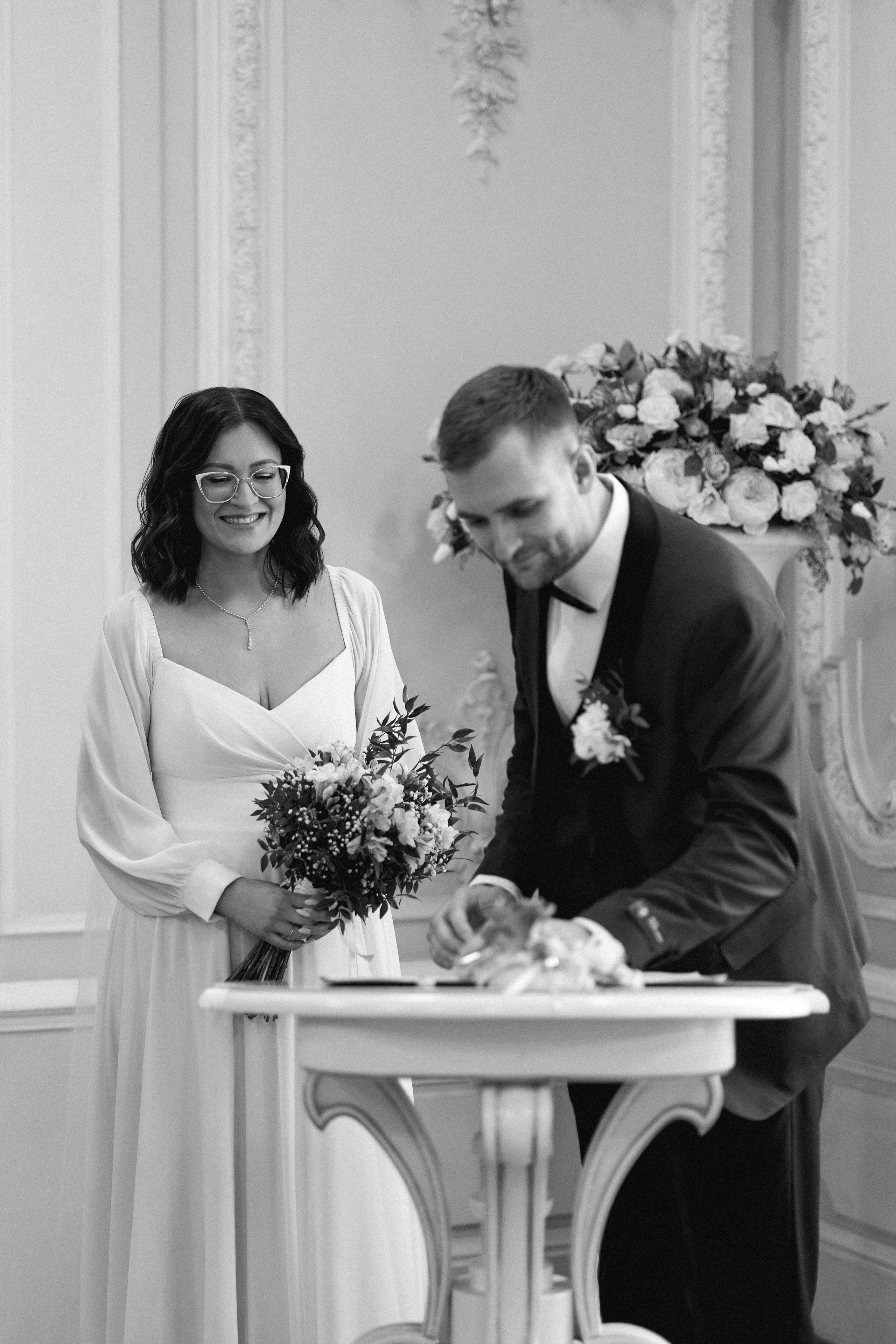 Свадебная фотосессия в Дворце Бракосочетания № 2. Сестры Карабаза. Фотографы и ретушеры в Москве и Санкт-Петербурге