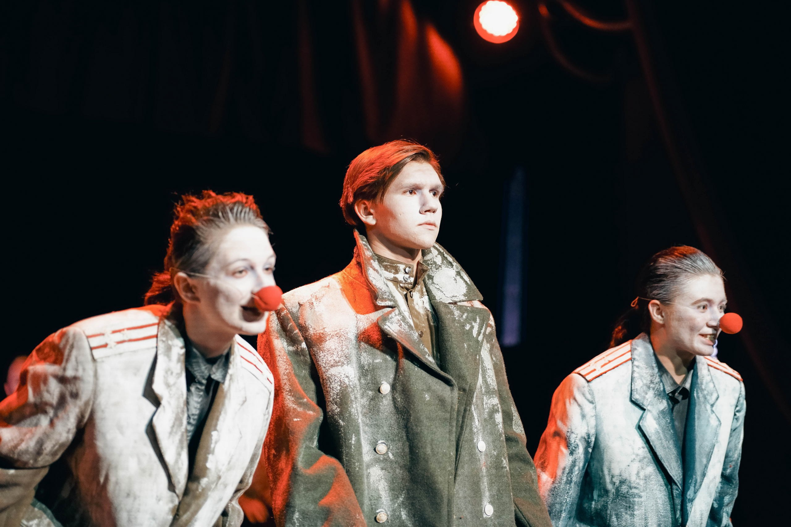 Спектакль «Папа, где ты». Федор Ратчин — фотограф