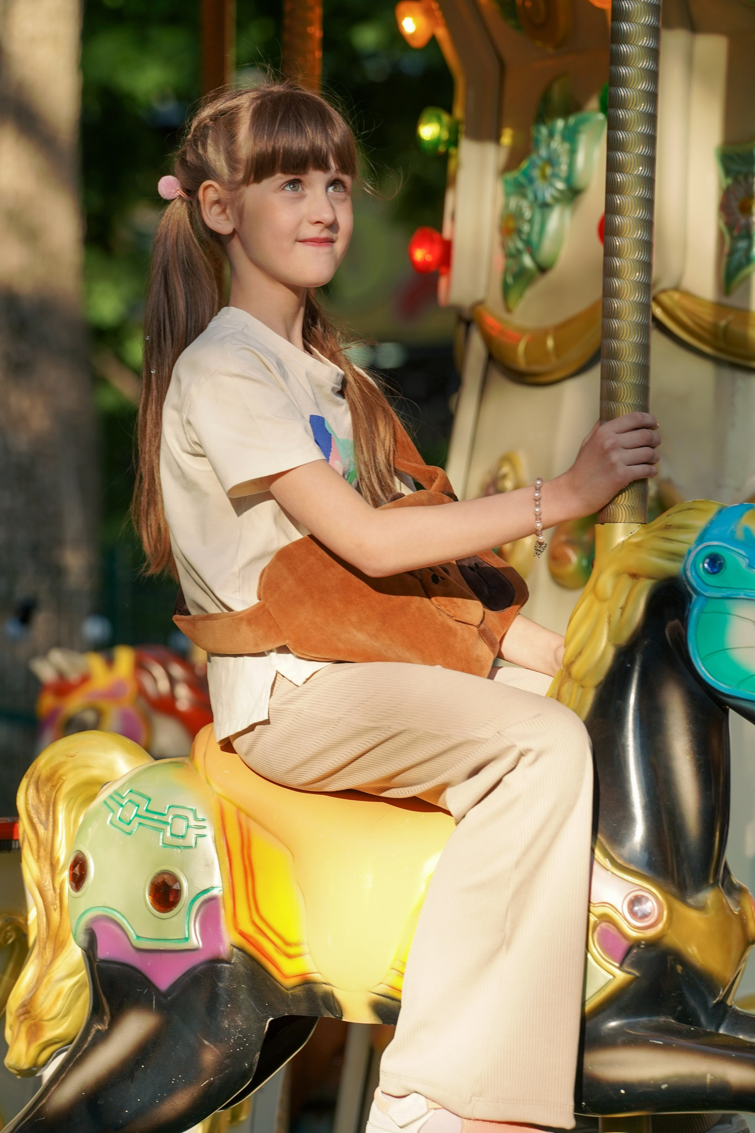 Семья в парке Островского. MEMENTO.Выпускные альбомы, школьные, юбилейные и другие книги. Ростов-на-Дону