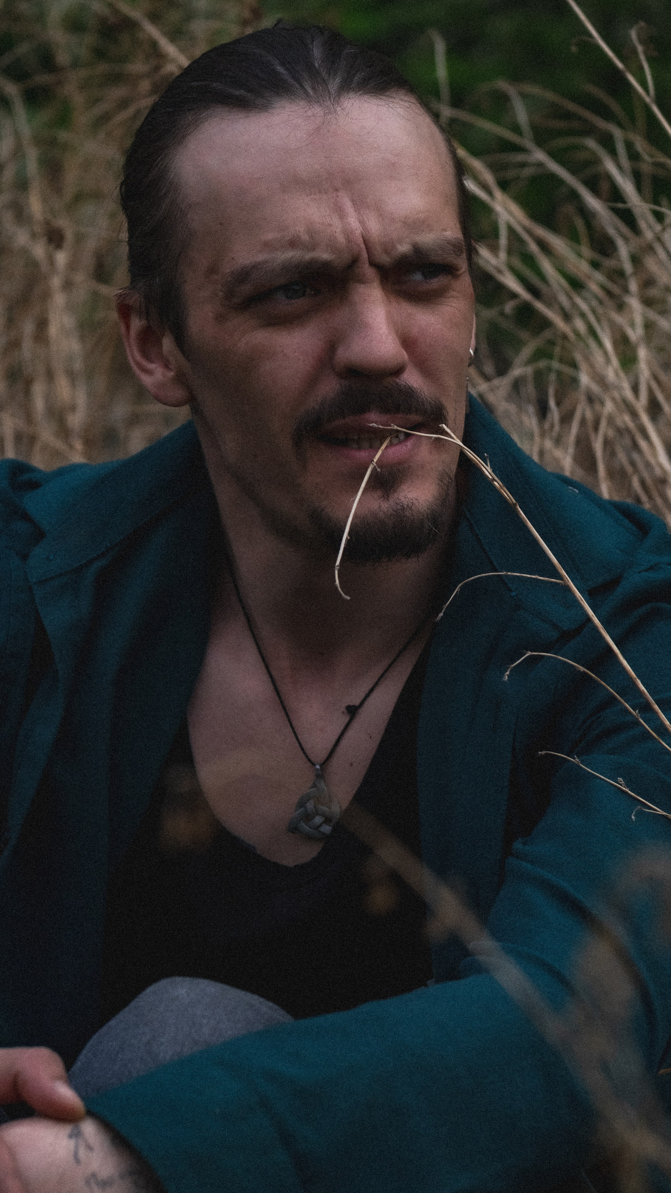 «Они шли мимо заброшенного дома». Фотограф |Герасимова София