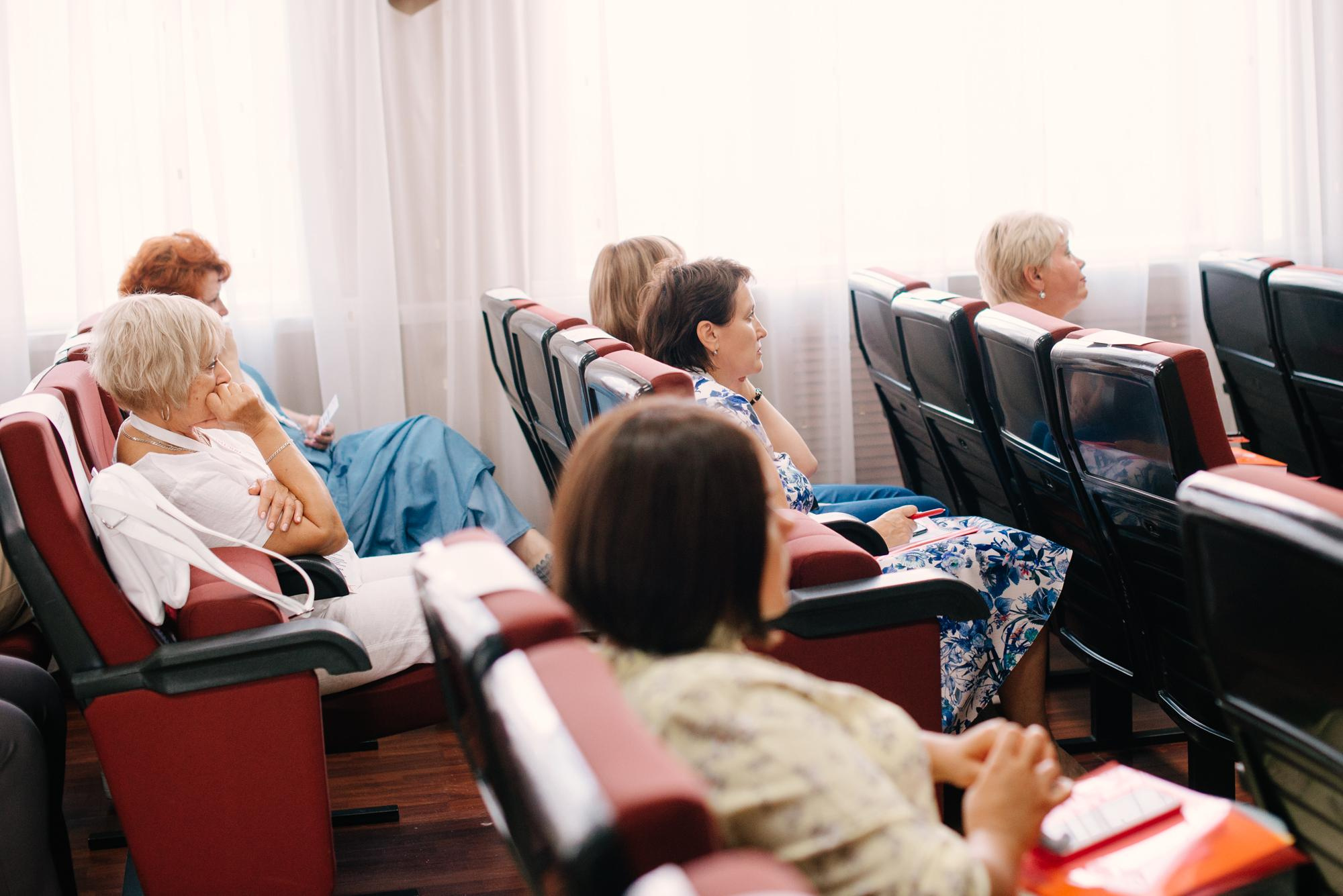 Окружное совещание по вопросам разработки и реализации программ воспитания. Фотограф в Челябинске Любовь Денисенко