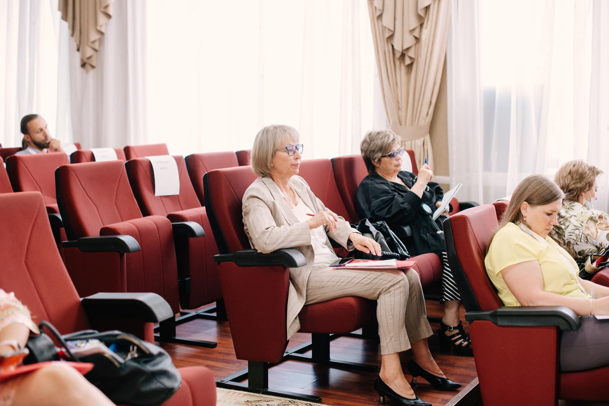 Окружное совещание по вопросам разработки и реализации программ воспитания. Фотограф в Челябинске Любовь Денисенко