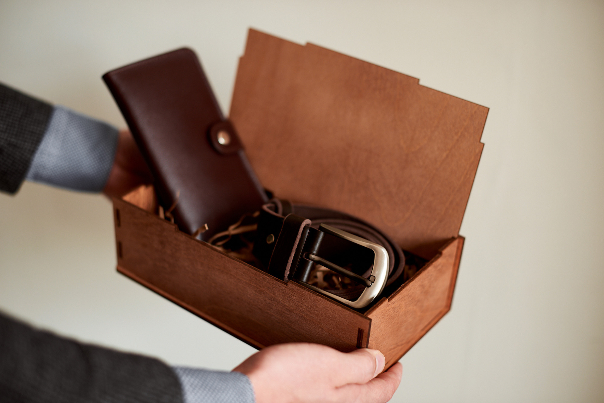 Магазин кожаных аксессуаров. Фотограф в Челябинске Любовь Денисенко