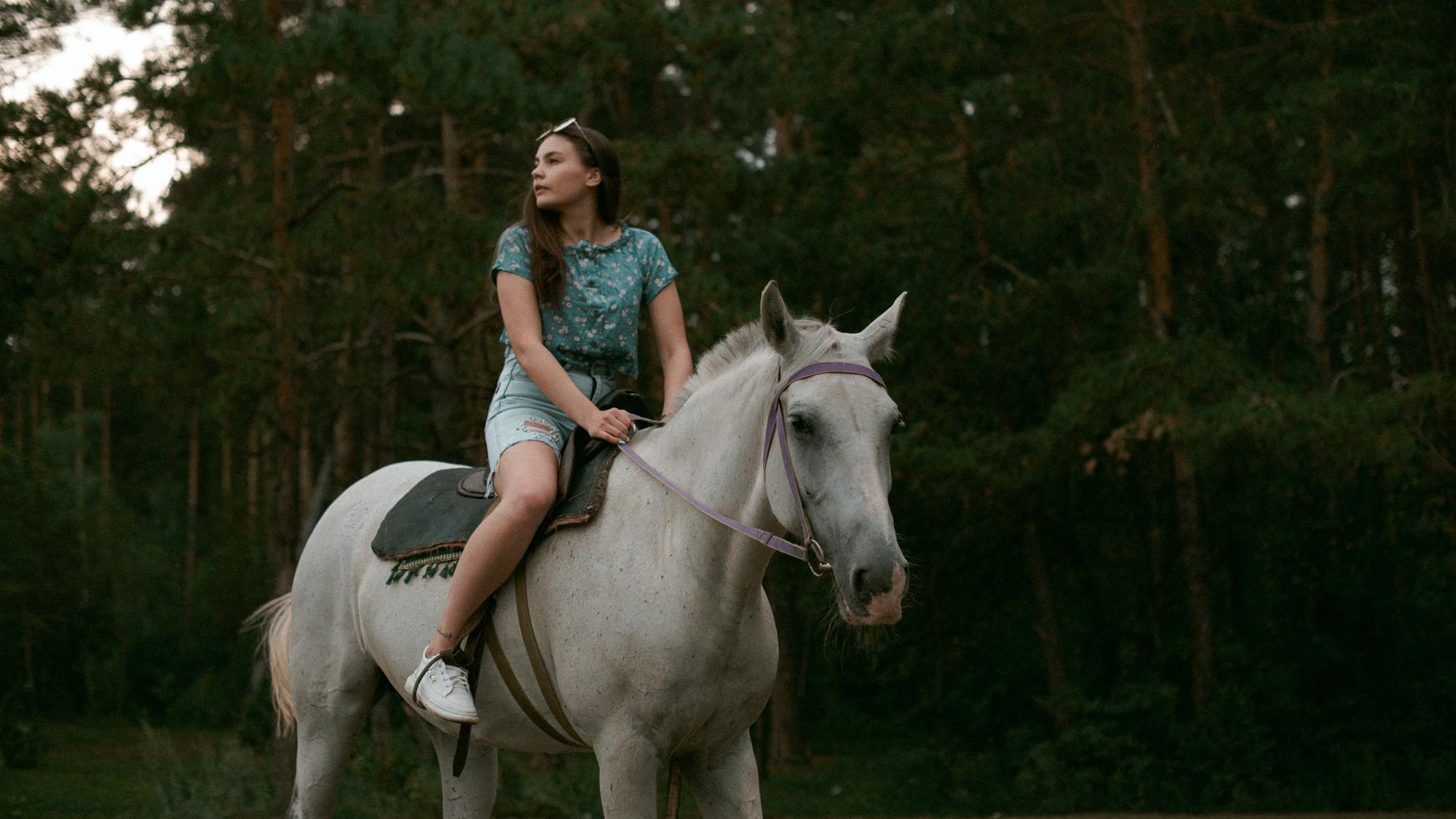 Наташа. Конная прогулка. Фотограф в Челябинске Любовь Денисенко
