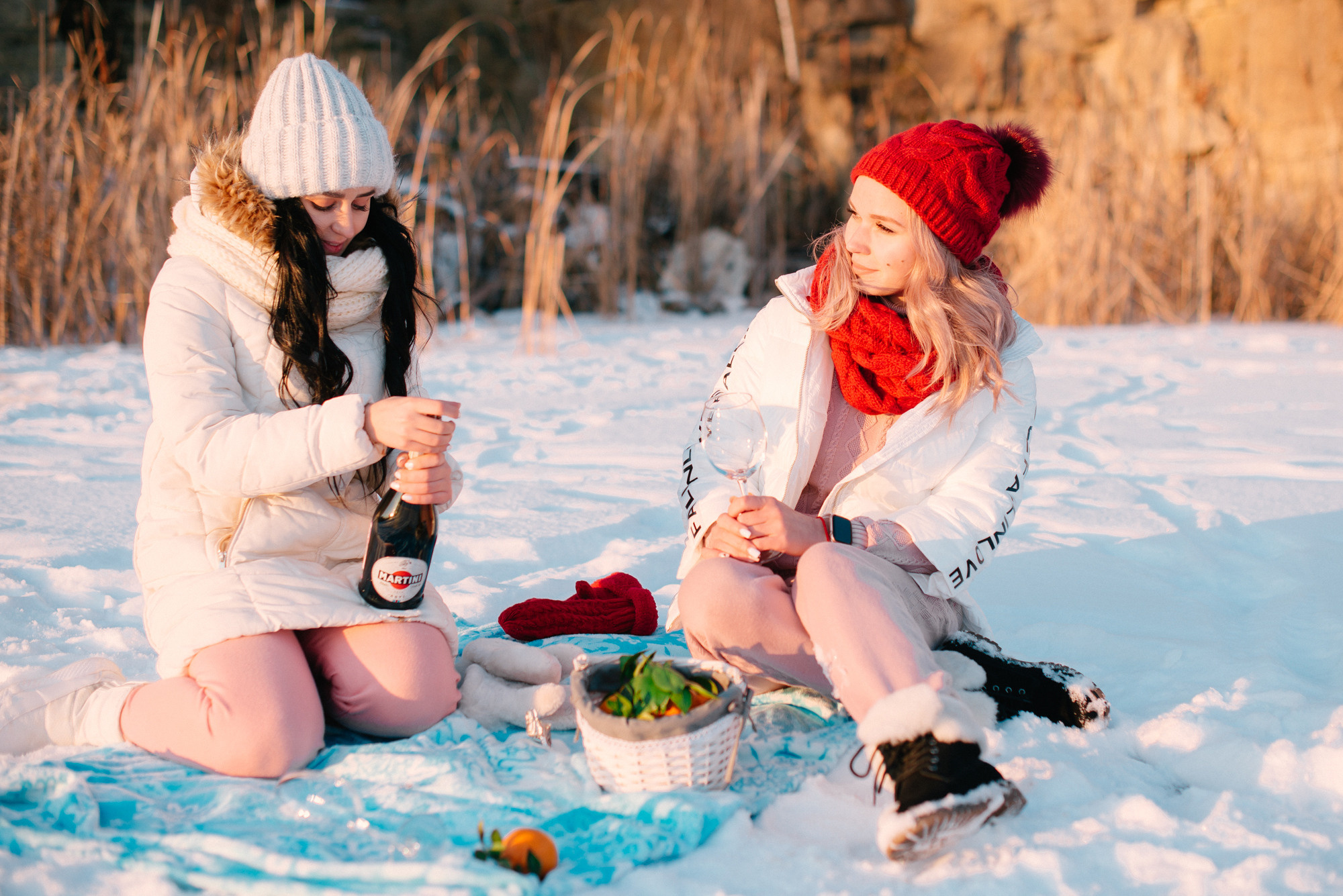 Вика и Настя. Изумрудный. Фотограф в Челябинске Любовь Денисенко