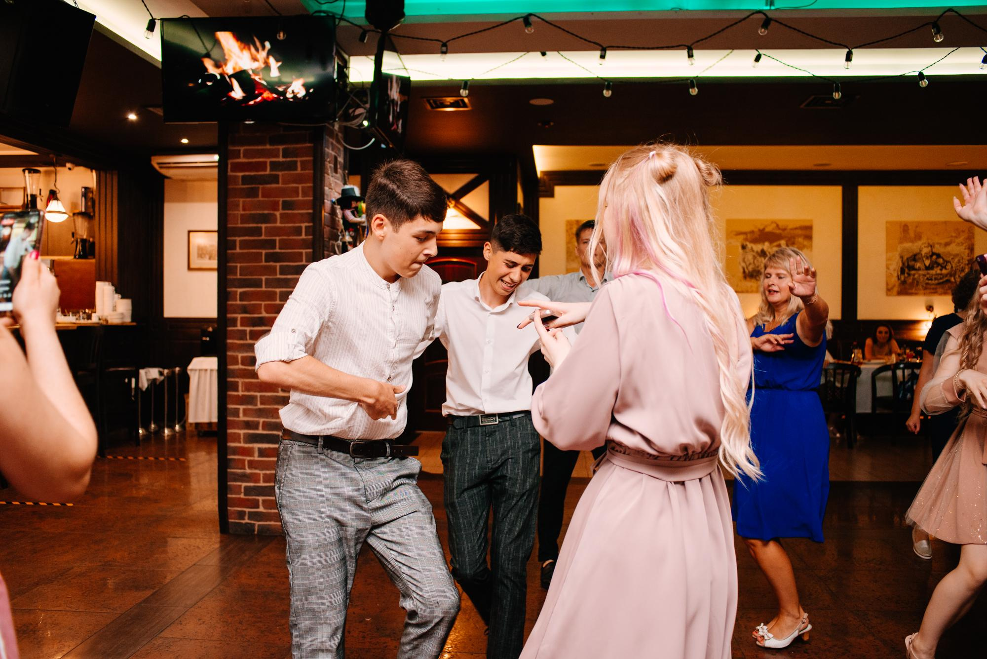 Выпускной 2021 Король Густав. Фотограф в Челябинске Любовь Денисенко