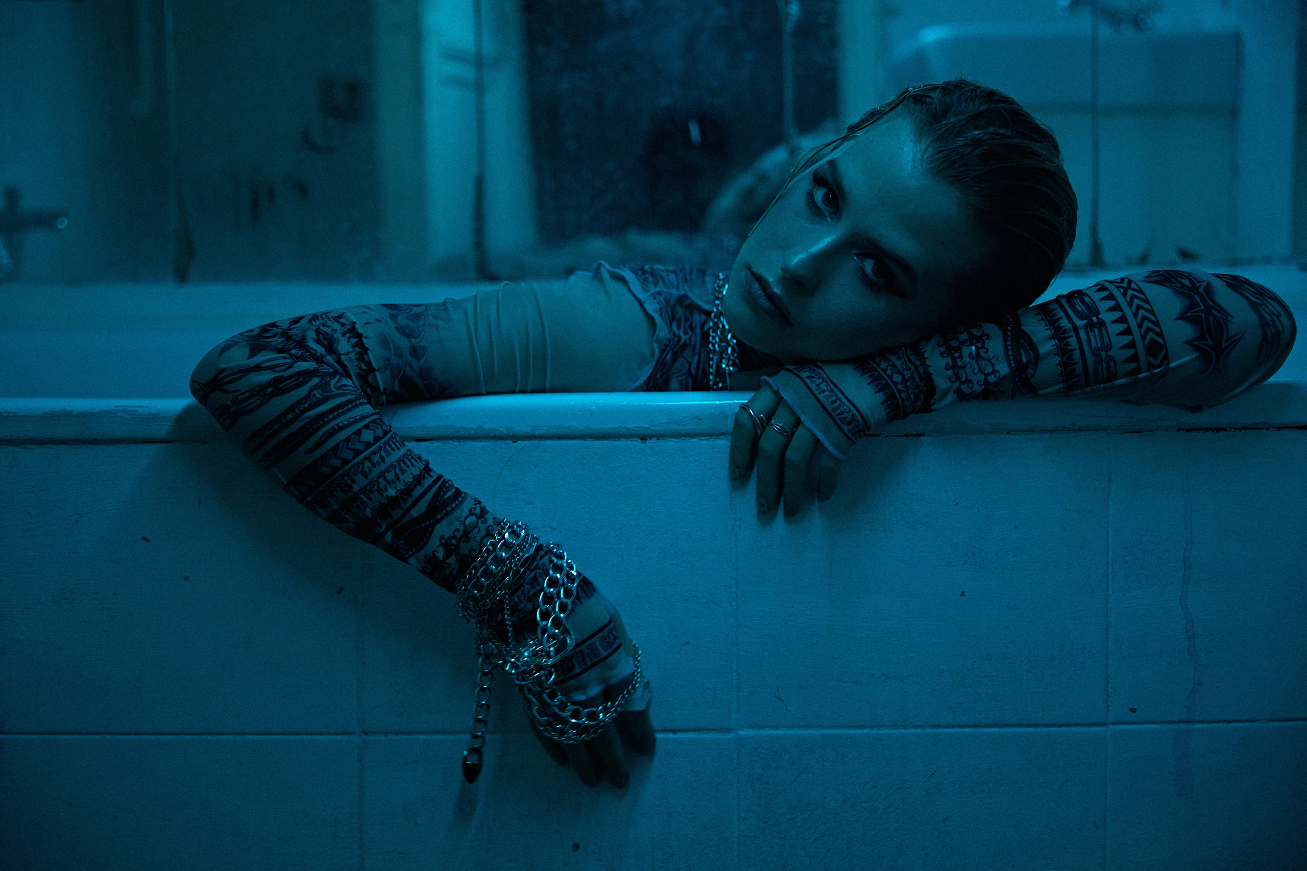 NIGHT OBSESSION. Yulia Otroschenko