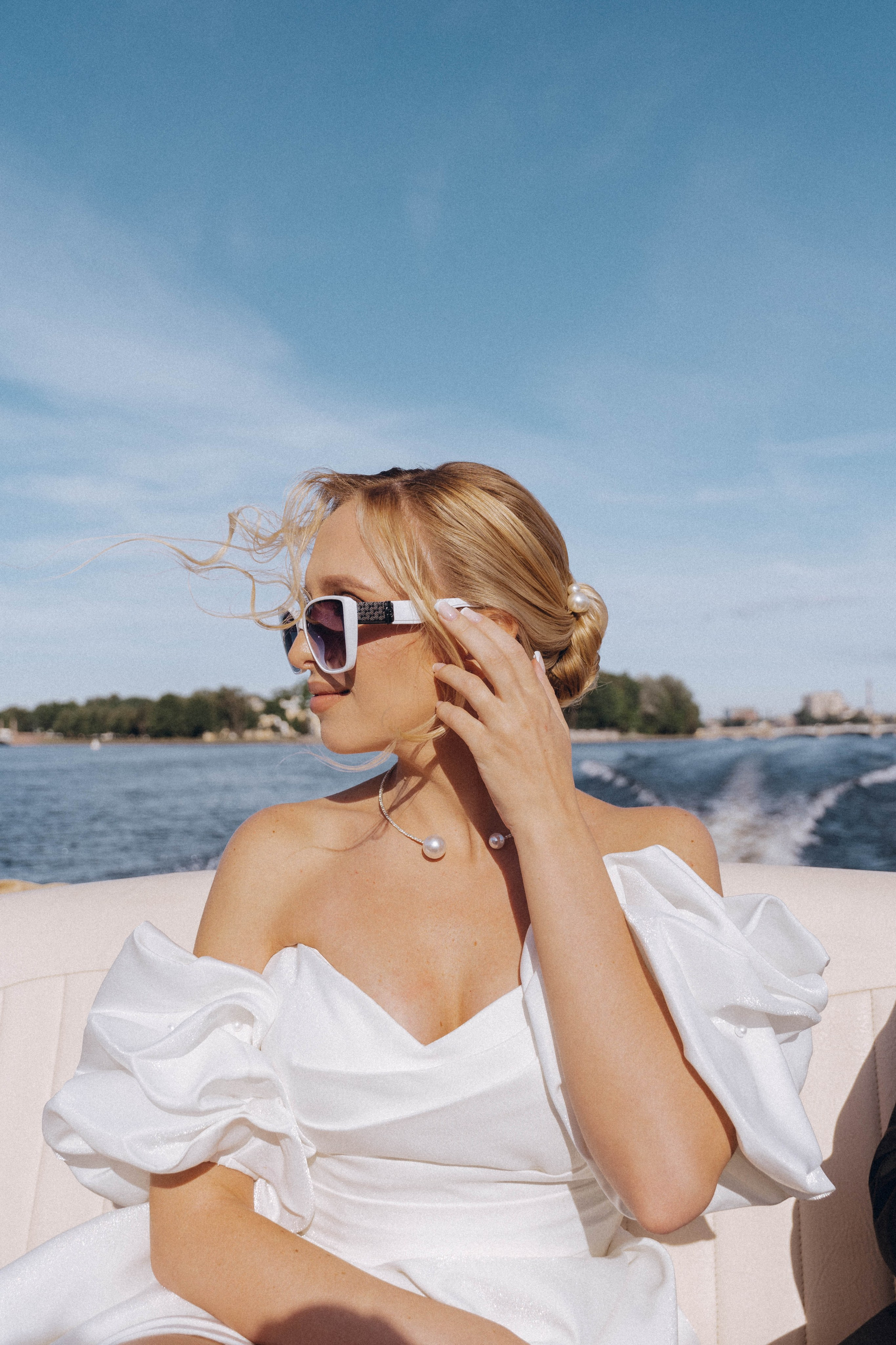 СВАДЕНБНАЯ СЬЕМКА НА КАТЕРЕ ПО КАНАЛАМ САНКТ-ПЕТЕРБУРГА И В АКВАТОРИИ НЕВЫ. Профессиональный фотограф, Санкт-Петербург — Виктория Богомолова