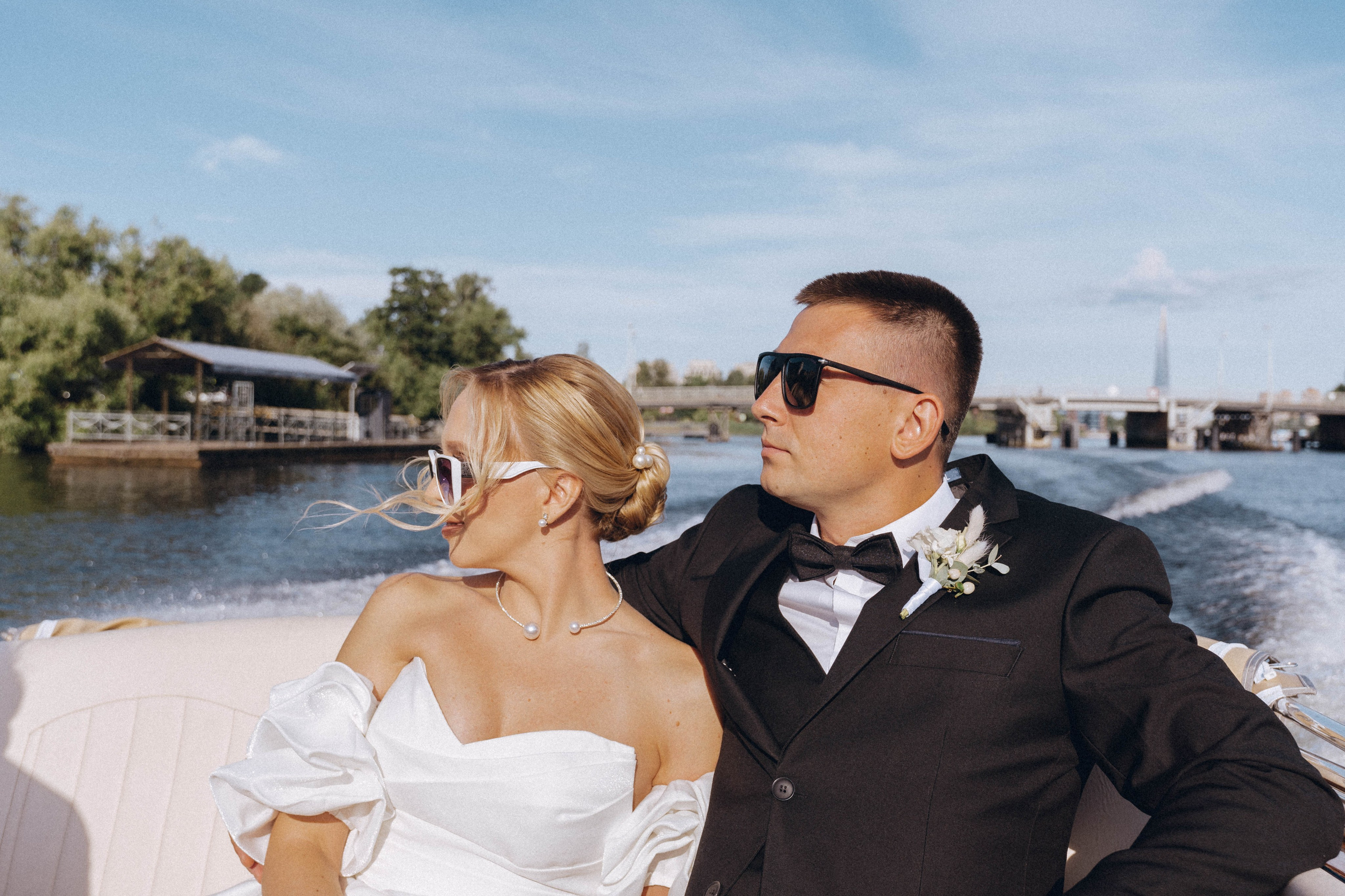 СВАДЕНБНАЯ СЬЕМКА НА КАТЕРЕ ПО КАНАЛАМ САНКТ-ПЕТЕРБУРГА И В АКВАТОРИИ НЕВЫ. Профессиональный фотограф, Санкт-Петербург — Виктория Богомолова