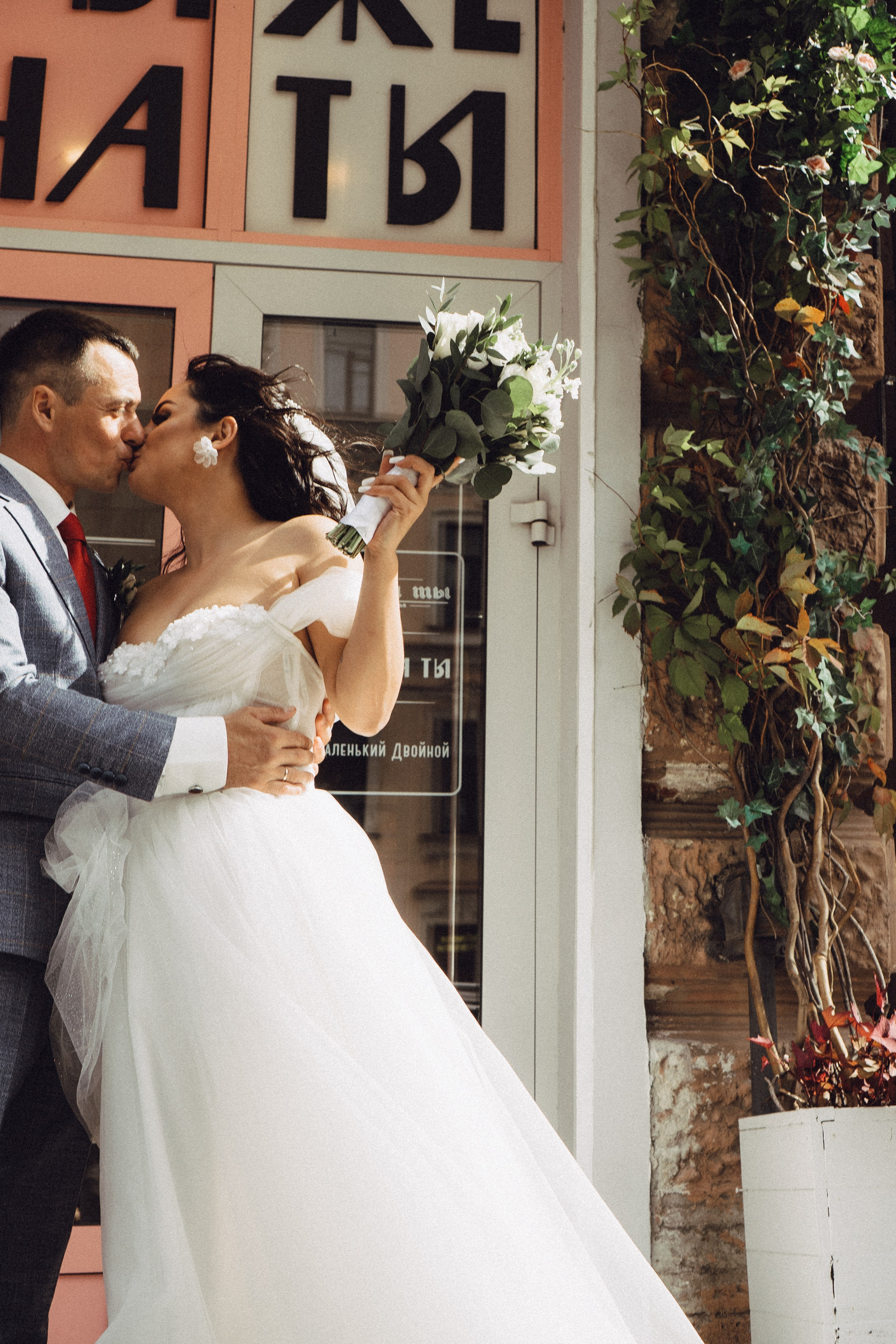 СВАДЕБНАЯ ПРОГУЛКА РЕСТОРАН МЫ ЖЕ НА ТЫ И ФОТОСЕССИИЯ С АВТОМОБИЛЕМ. Профессиональный фотограф, Санкт-Петербург — Виктория Богомолова