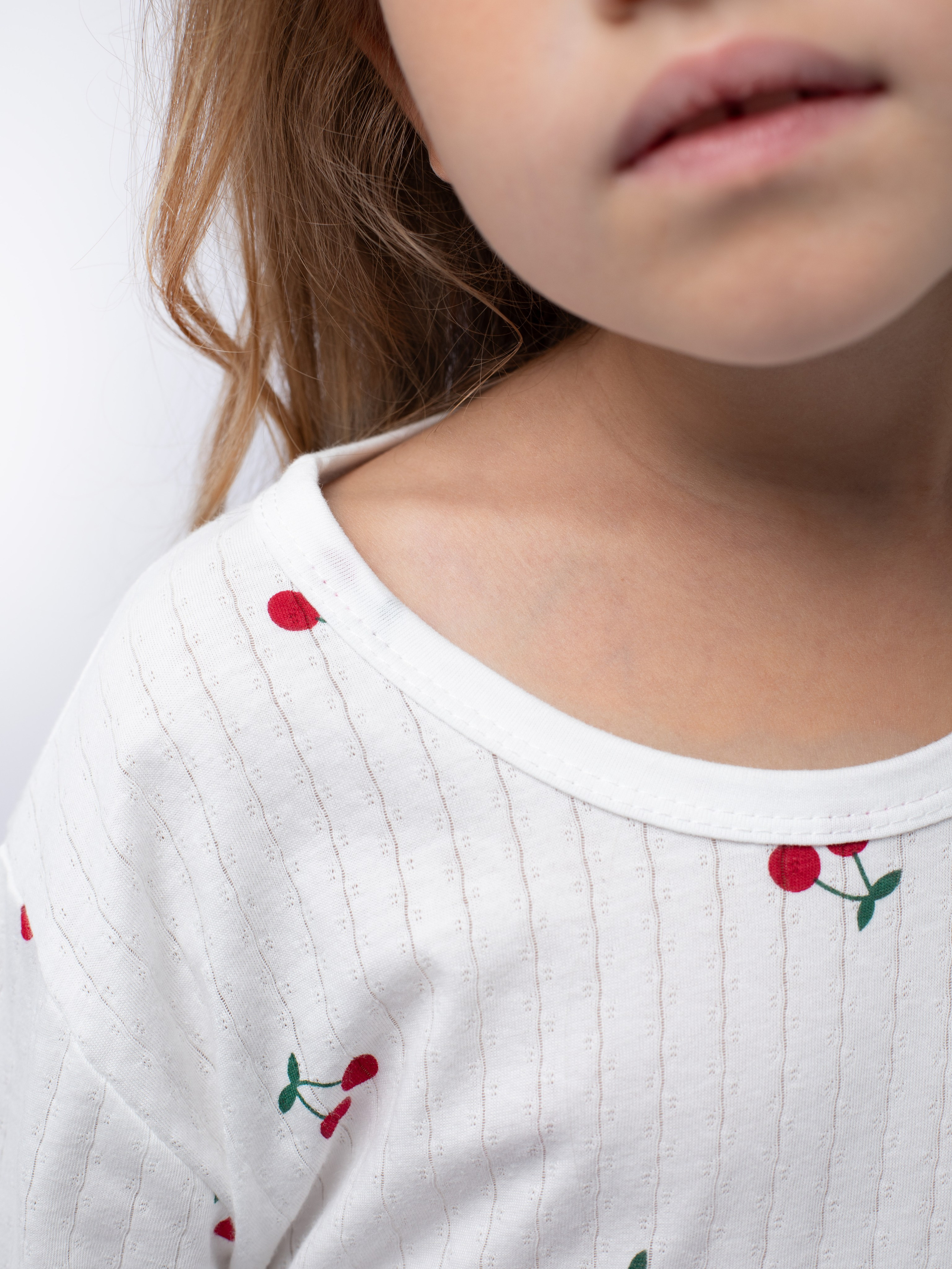 Пижама для девочек. Фотостудия предметной и модельной съёмки для маркетплейсов