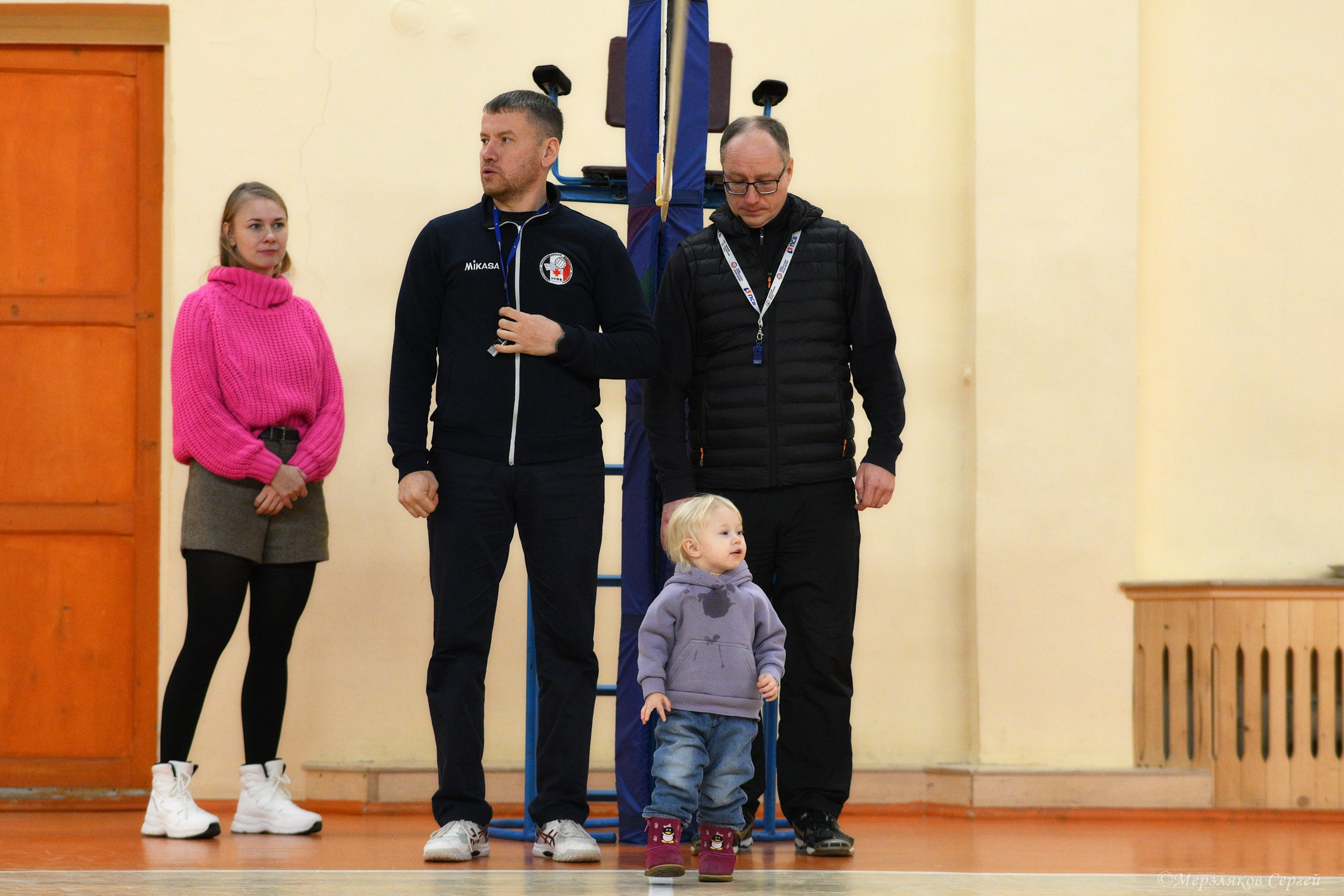 Новогодний турнир по волейболу. Ижевск. 15.12.2023. Спортивный репортажный фотограф в Ижевске Сергей Мерзляков