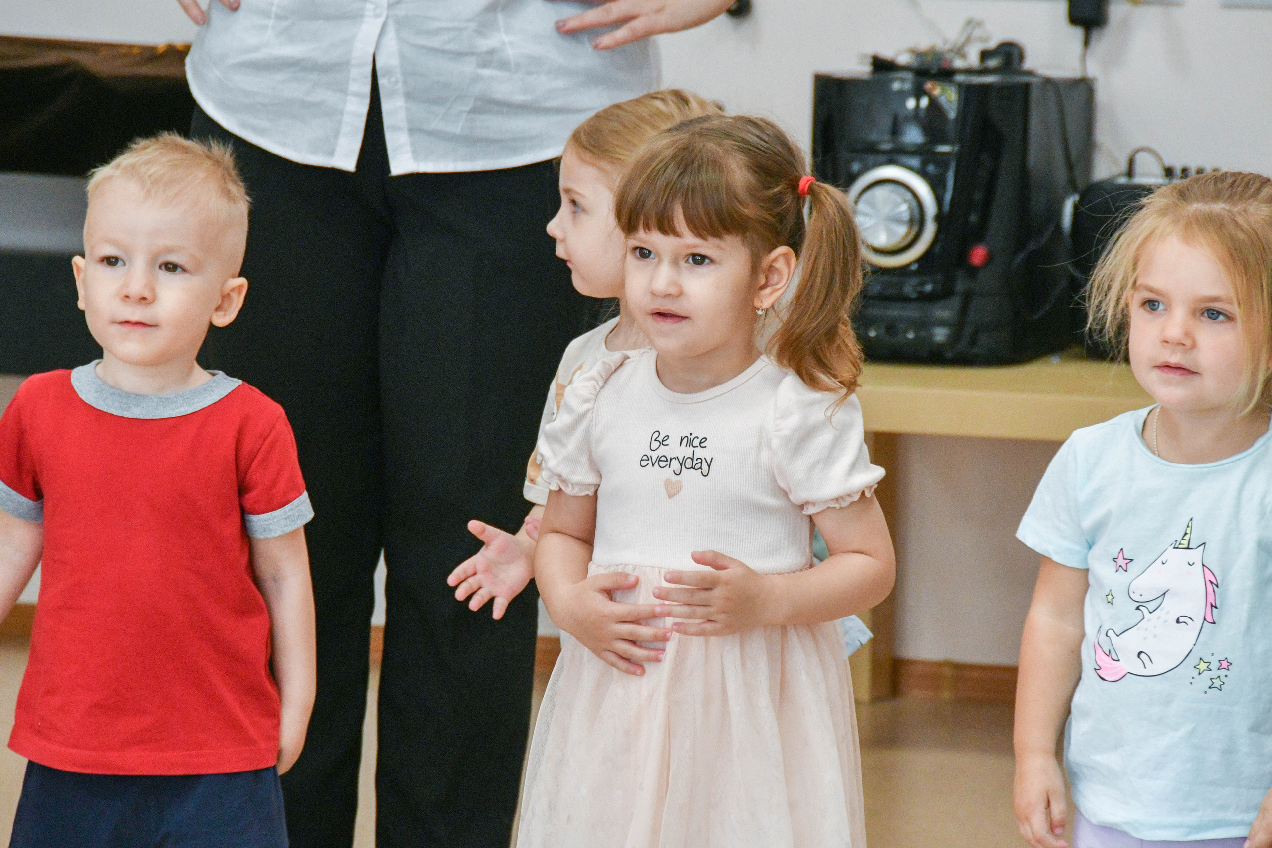 2023 г. День дошкольного работника и прогулка. Репортажный и детский фотограф в Новосибирске