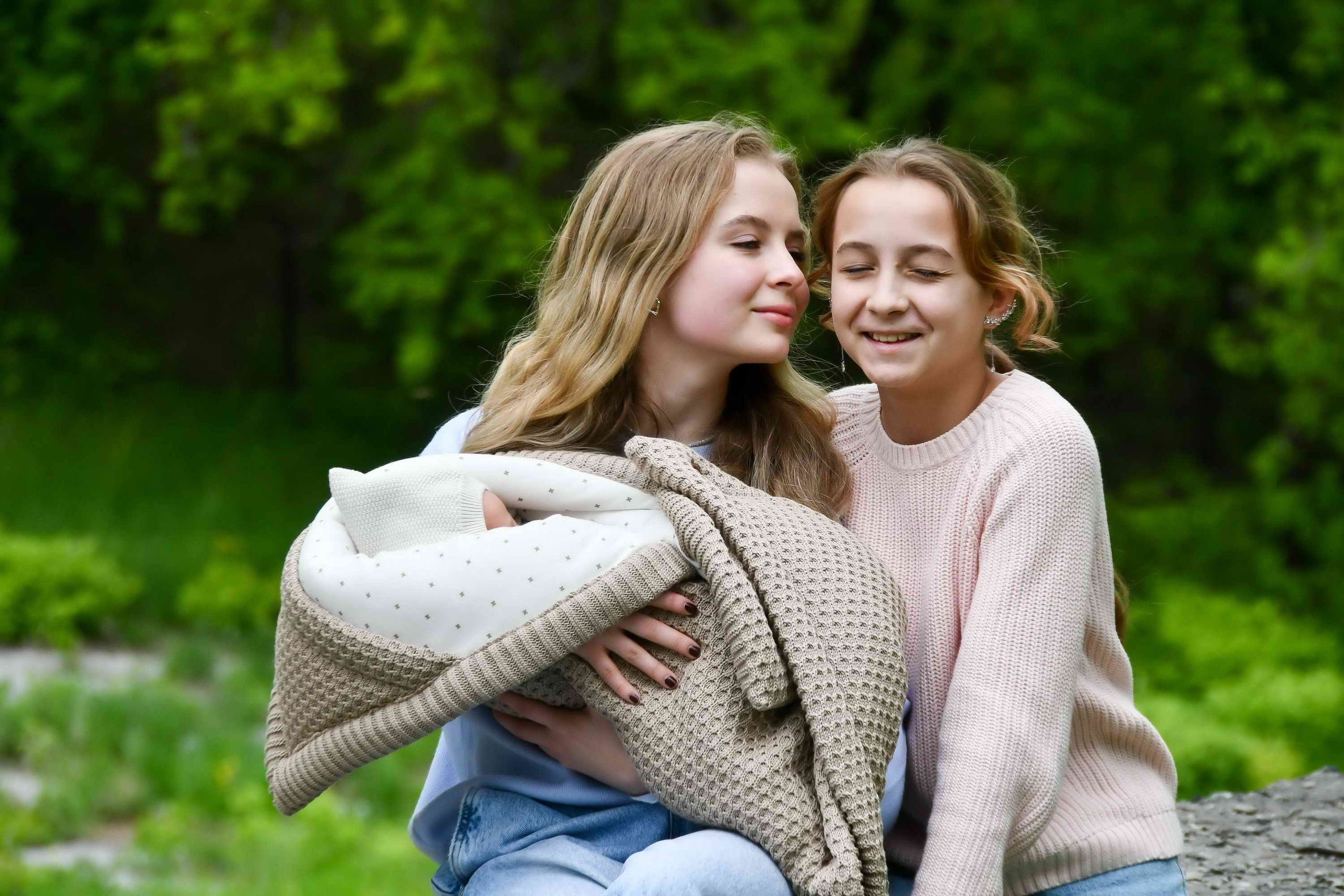 Выписка из роддома. Гуляния. Репортажный и детский фотограф в Новосибирске