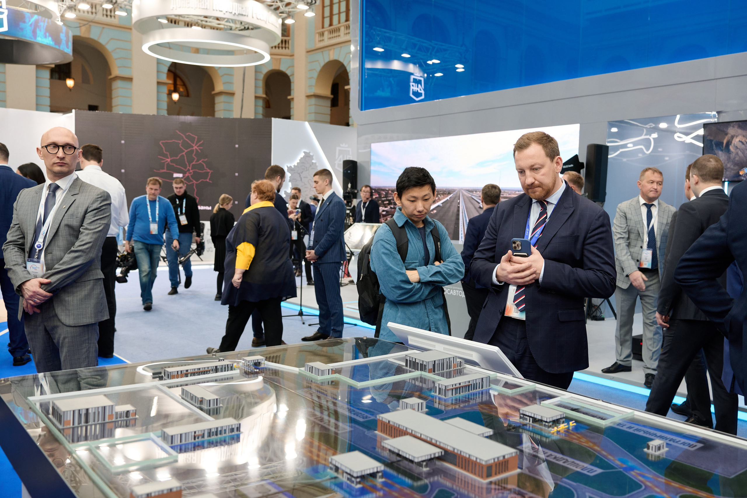 19 Международный форум и выставка Транспорт России. Сергей Богомолов. Свадебный и семейный фотограф