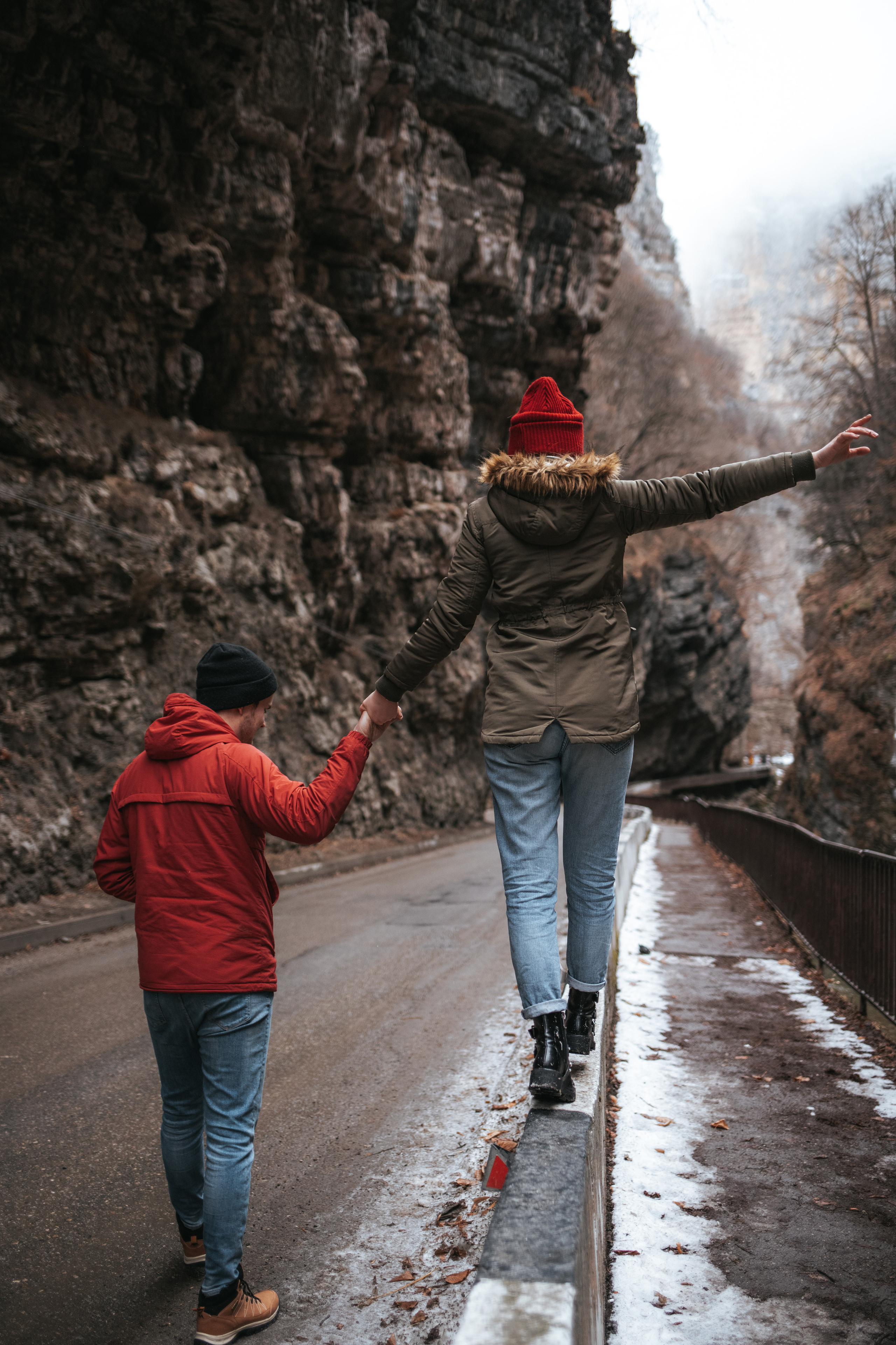 Dawn in the mountains. Wedding and family photographer